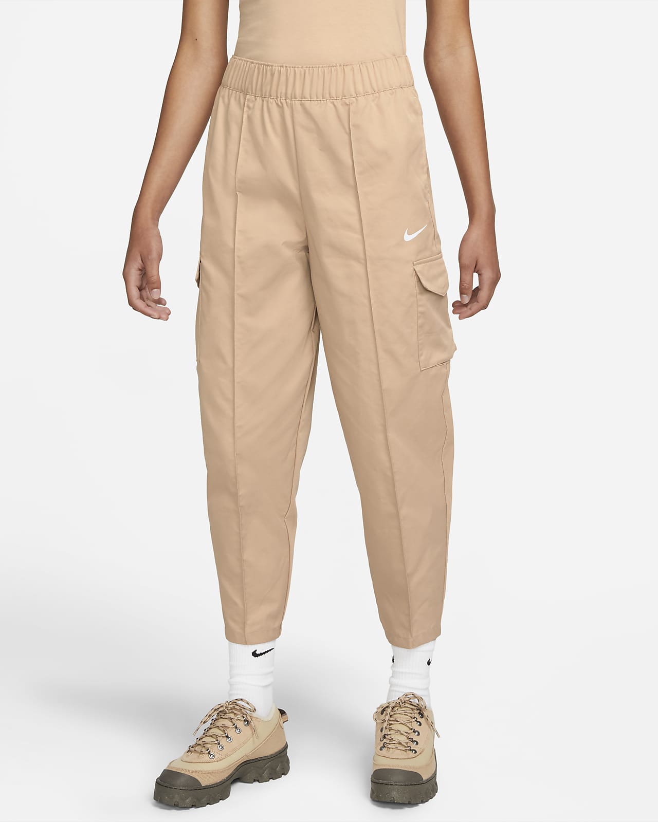Nike Sportswear Essentials Pantalón de tejido Woven de talle alto con  curvas - Mujer. Nike ES