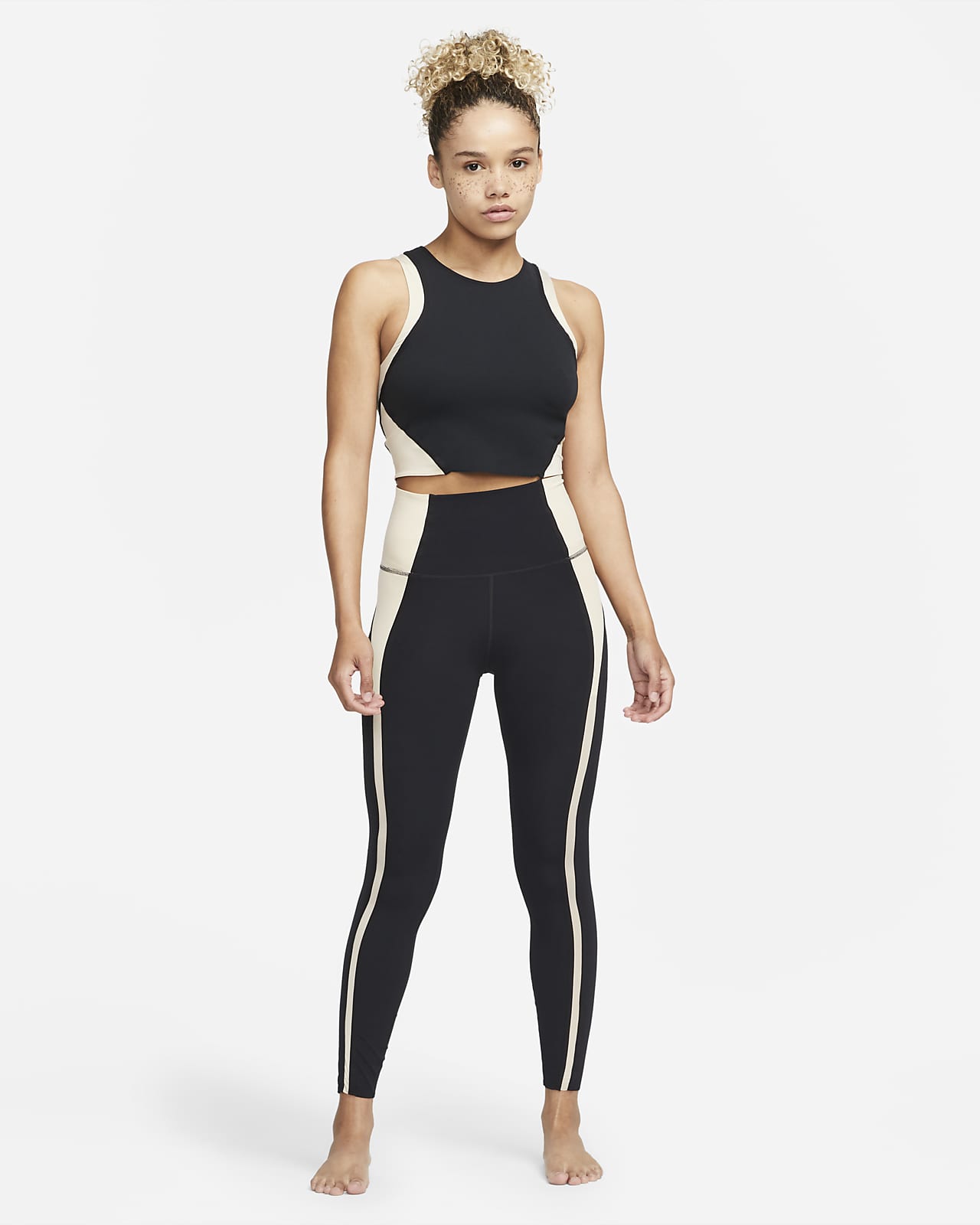 nike women's yoga cropped pants