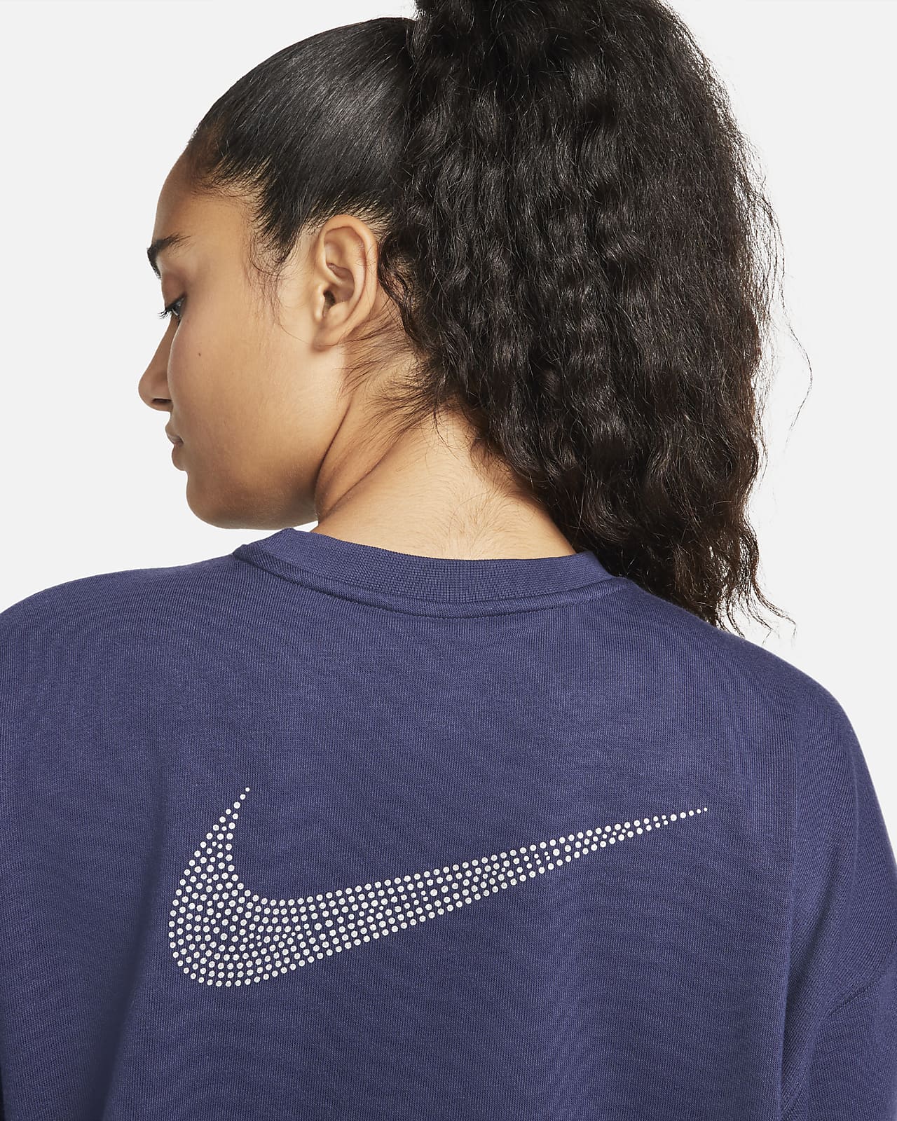 nike graphic crew