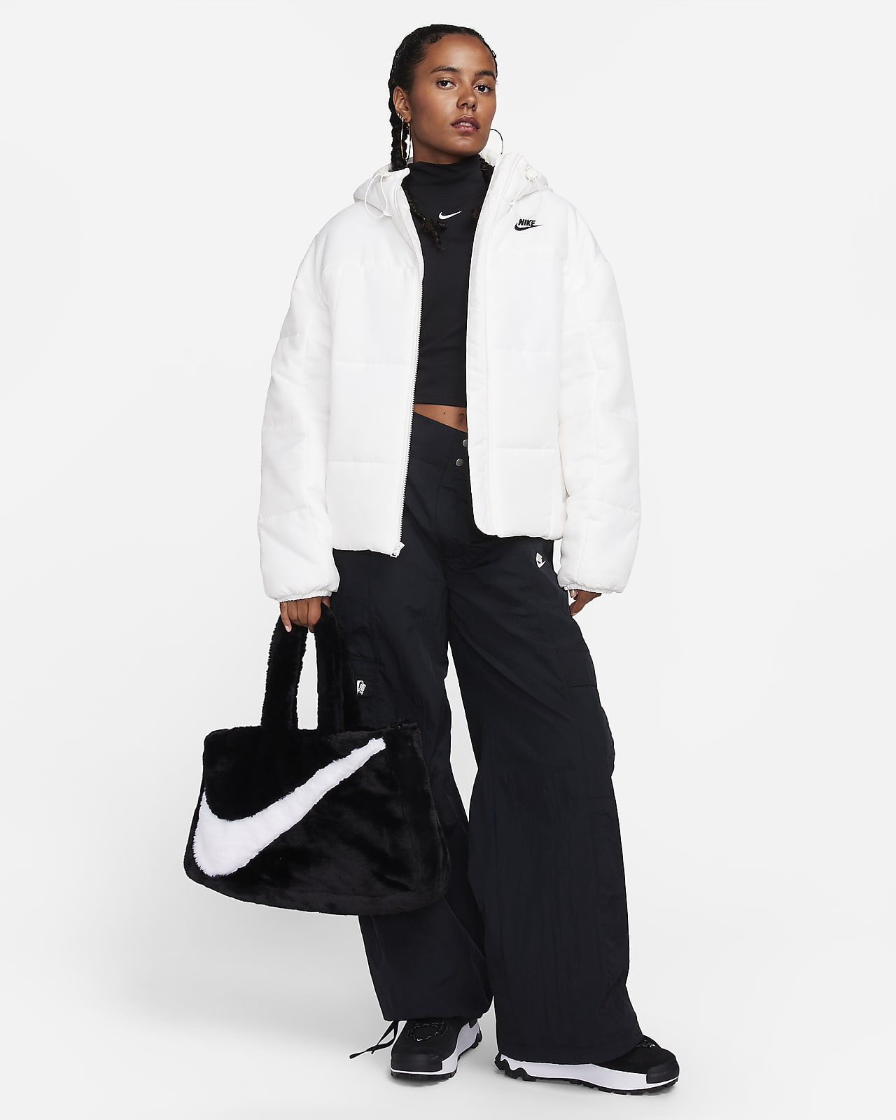 Nike Sportswear Loose Women\'s Jacket. Classic Therma-FIT Puffer Hooded Nike
