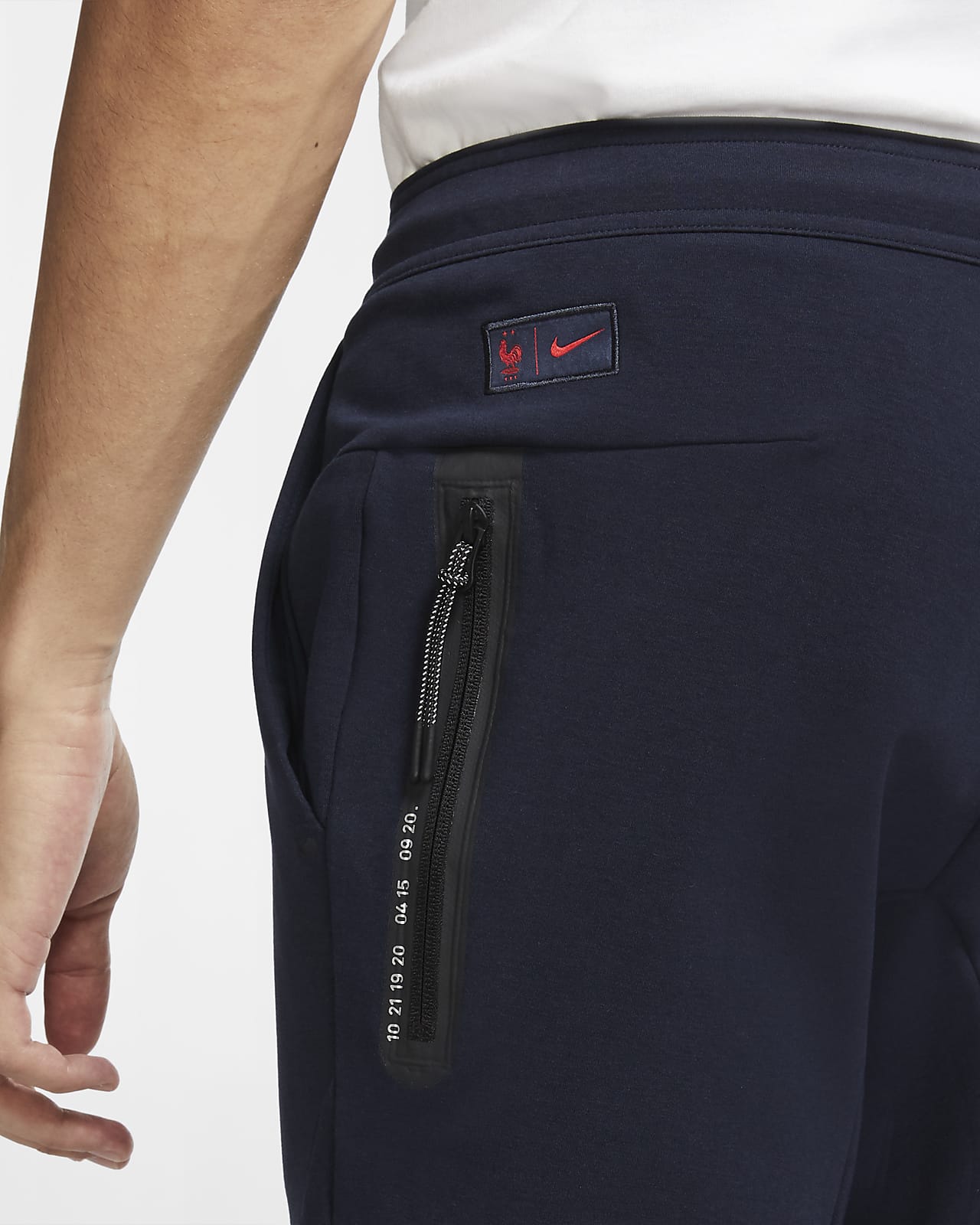 fff nike tech fleece