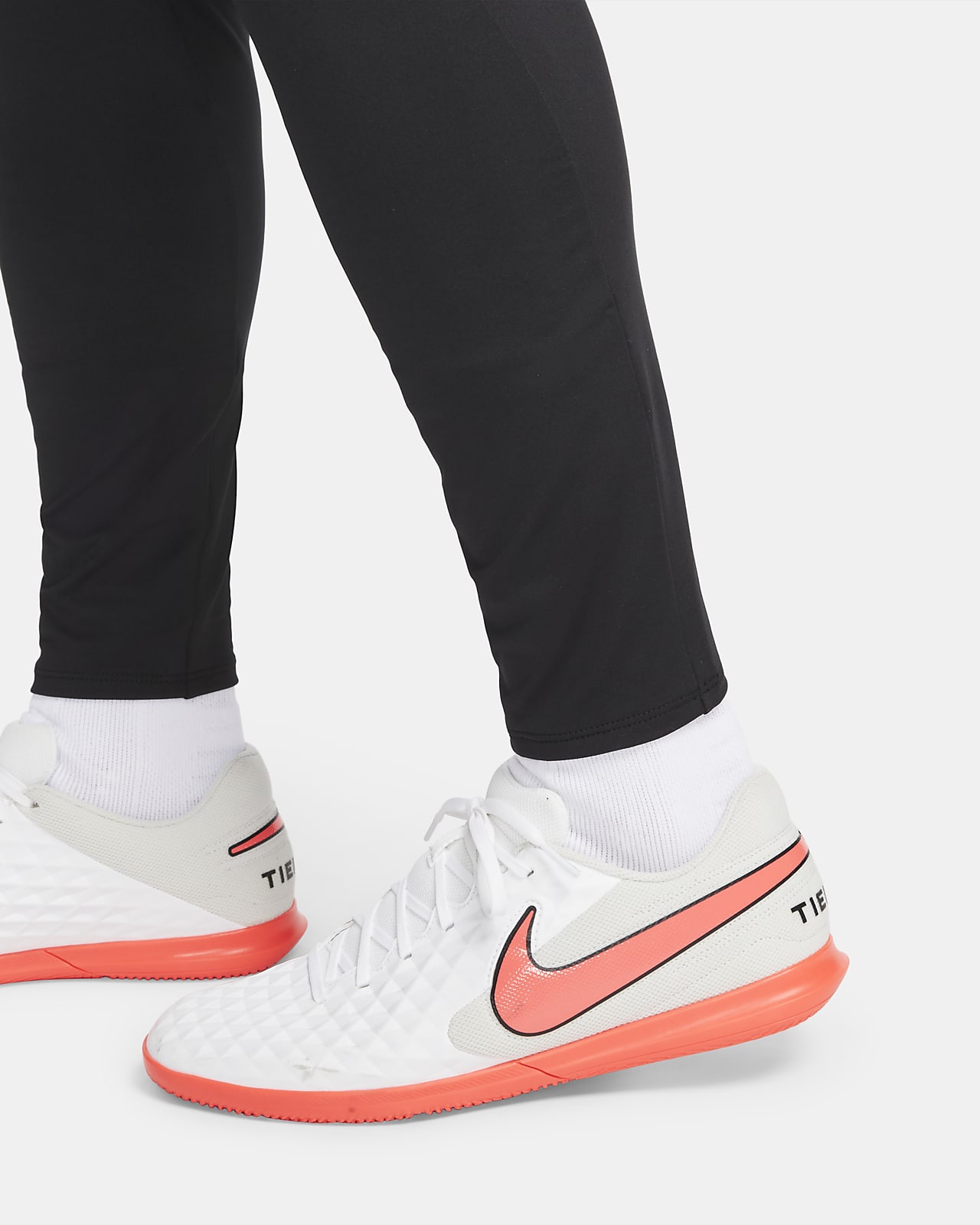 Pants de fútbol tejidos para hombre Liverpool FC Strike. Nike.com