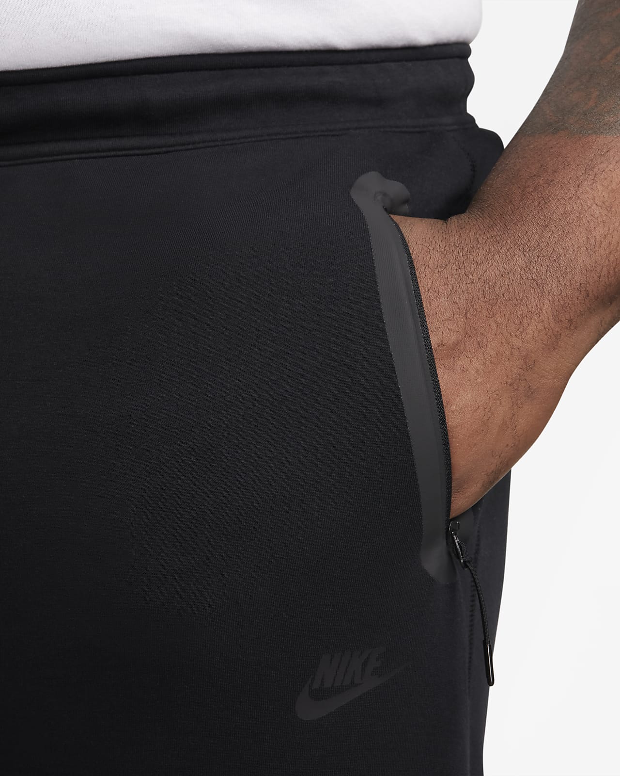 Pantalon de survêtement à ourlet ouvert Nike Sportswear Tech
