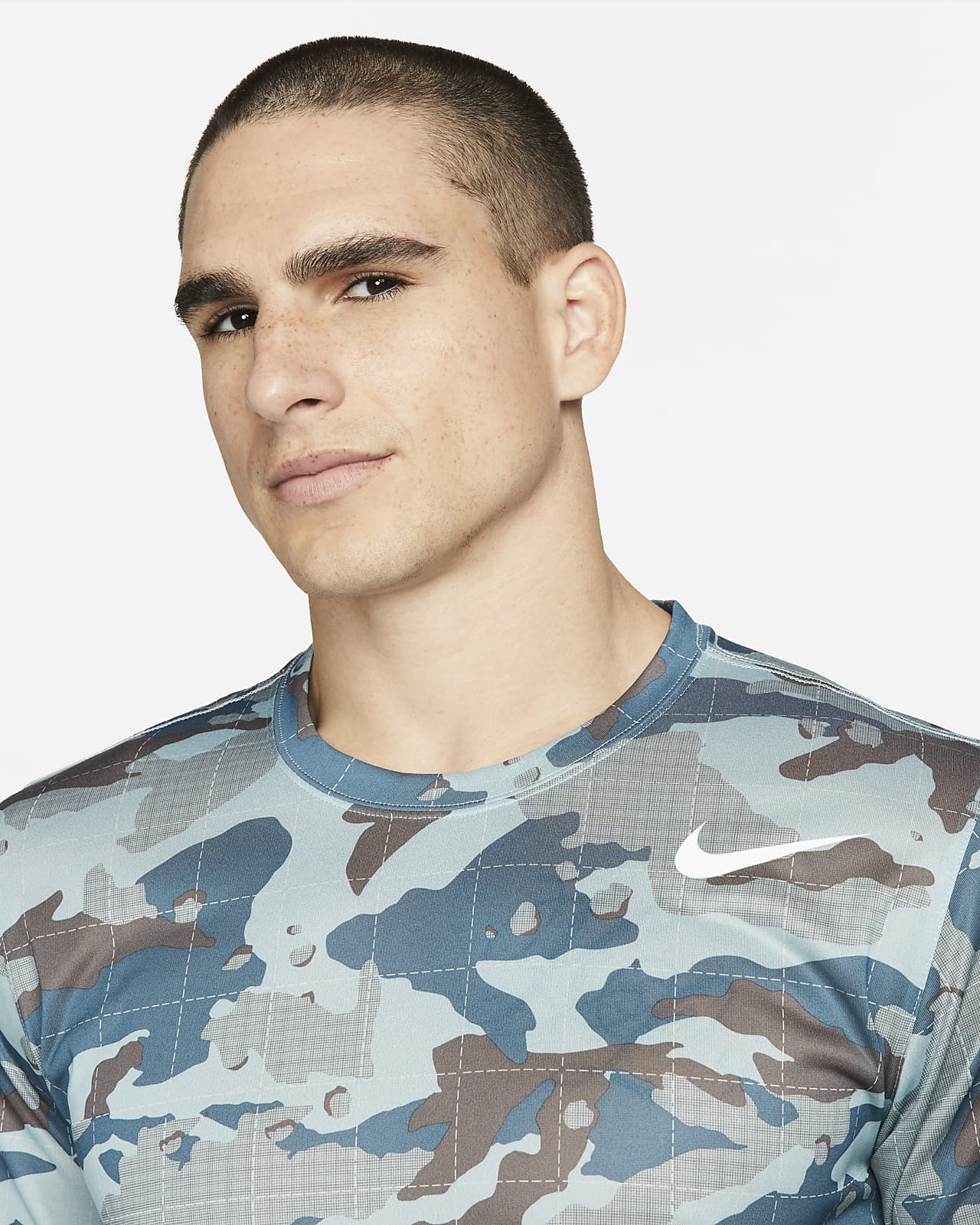 NIke Dri-FIT Legend Camiseta entrenamiento con estampado de camuflaje - Nike ES