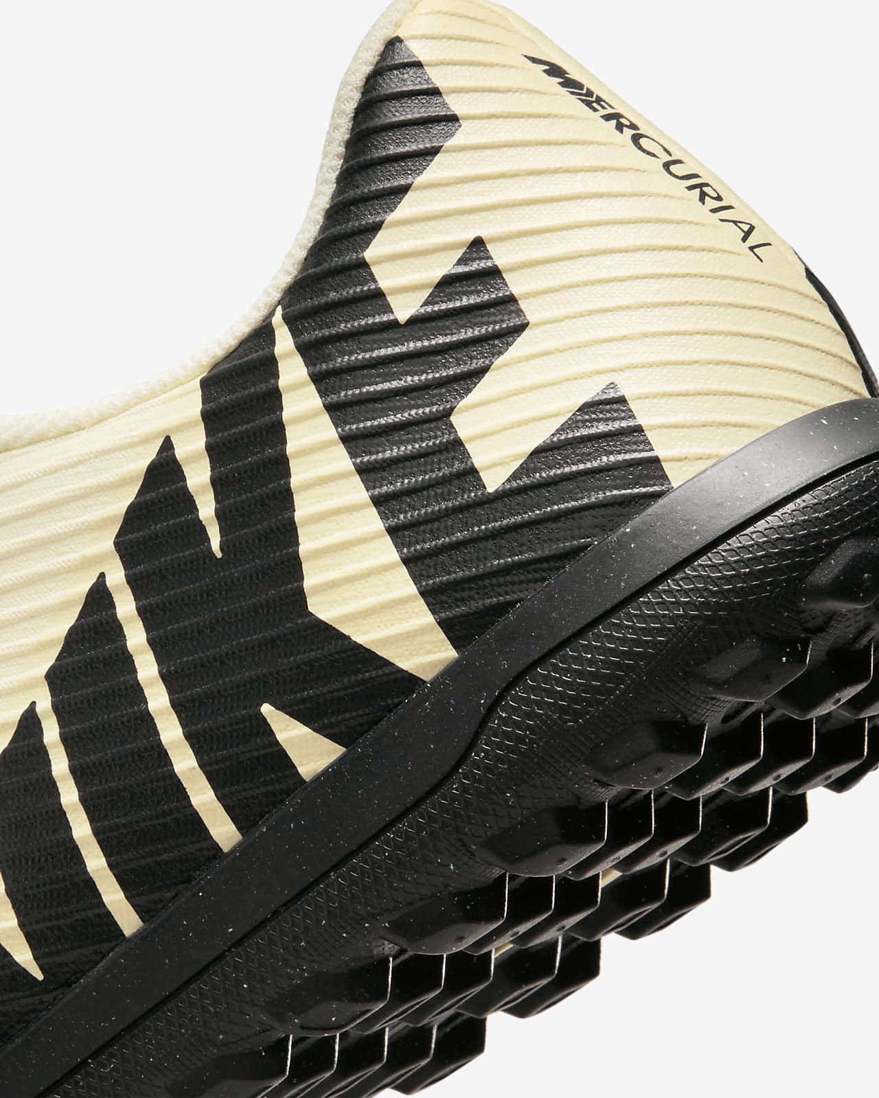 Scarpe nike deals erba sintetica