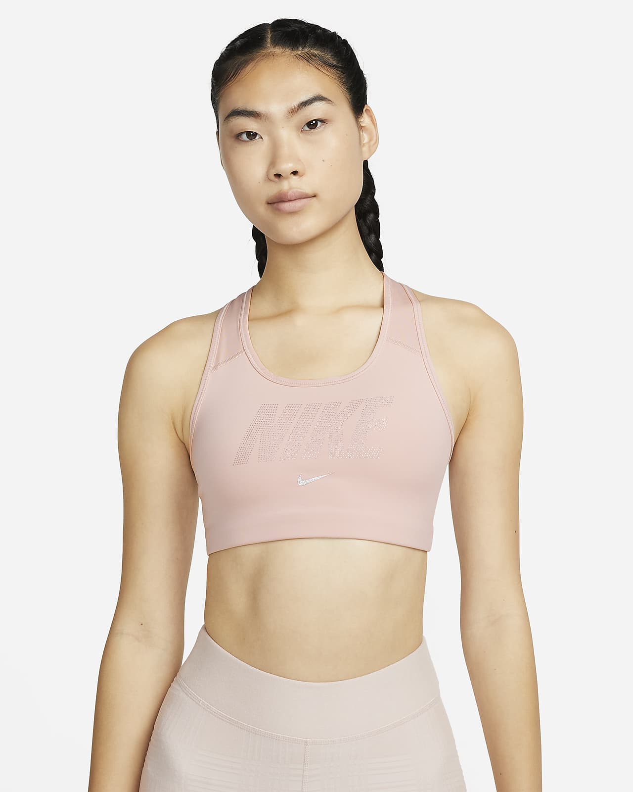 Bra deportivo sin almohadilla con gráfico metálico de media sujeción para mujer Nike Dri-FIT Swoosh
