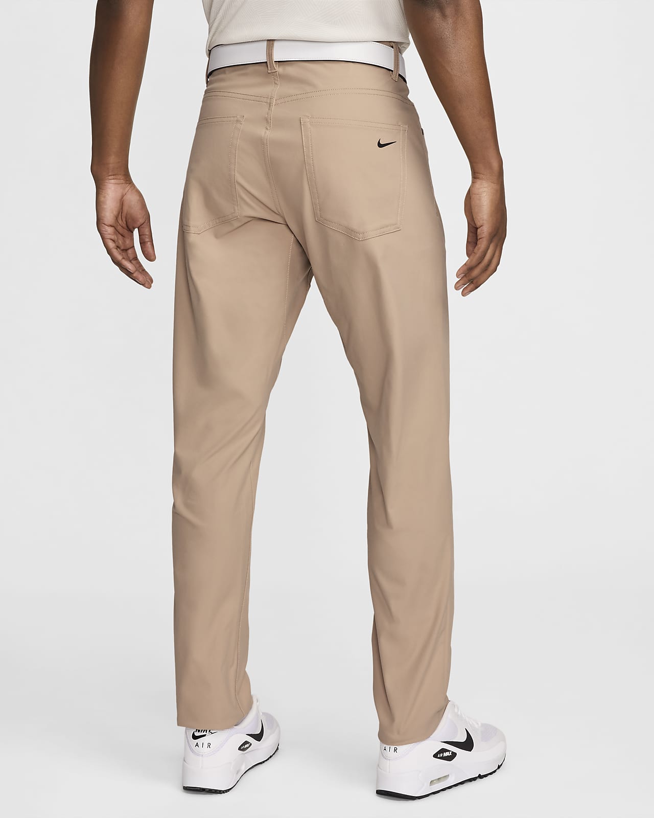 Nuevos pantalones de vestir 🎩 ¿Con cuál se quedarían? 👀 El Nike golf