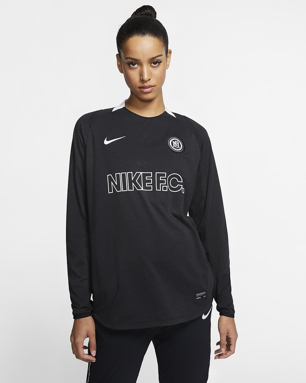 Camiseta de fútbol de manga larga para mujer Nike F.C.. Nike.com