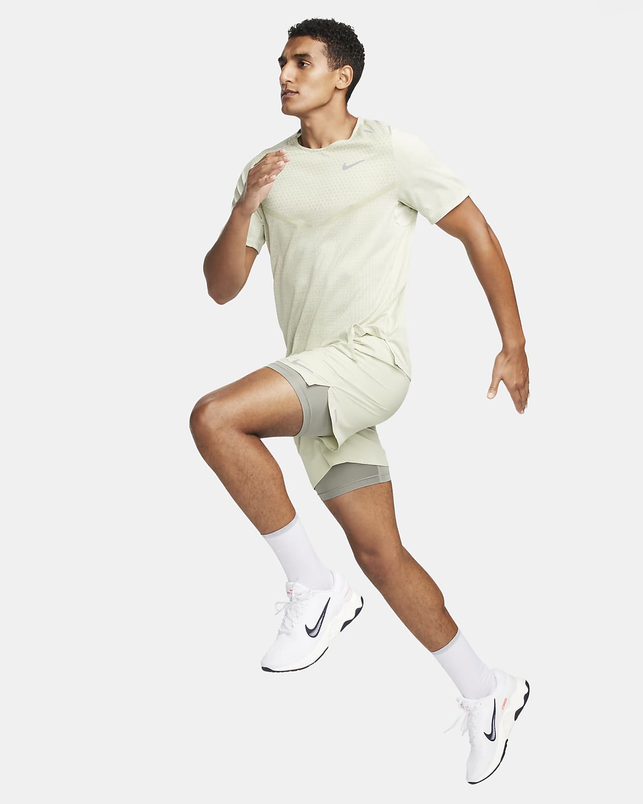 New Nike Squad Soccer Leg Sleeve Mens Dri Fit Size Men's Size S/Med Black  White