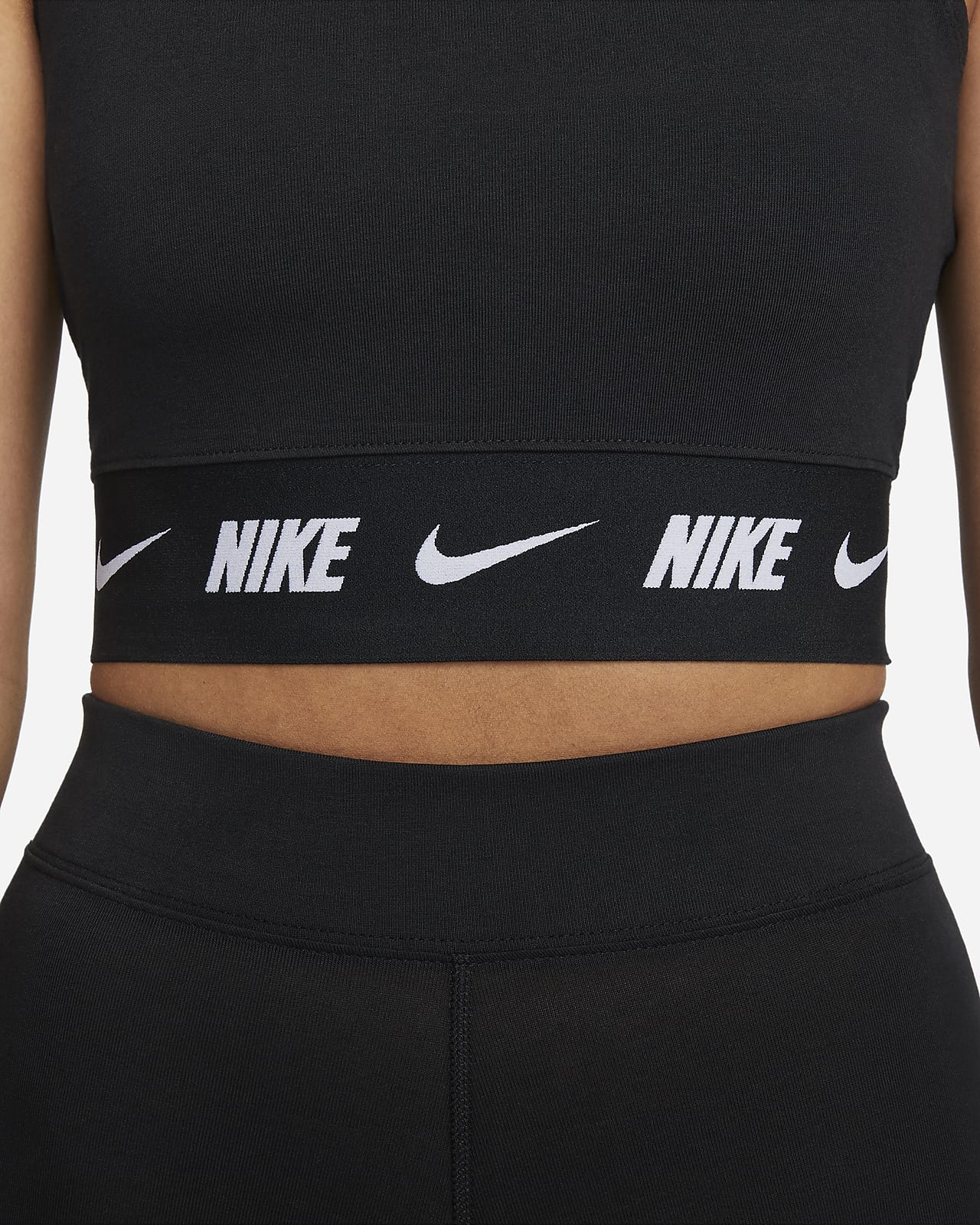 Nike Sportswear Women's Crop Top. Nike BE