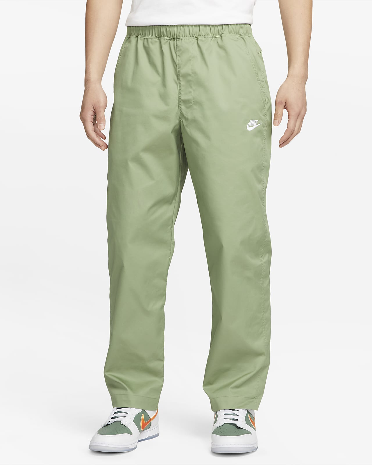 Nike Club Men's Woven Pants.