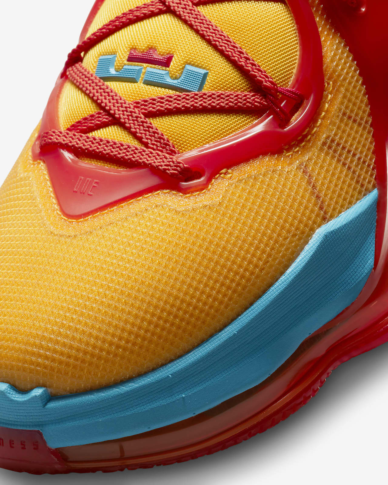 LeBron 19 Basketball Shoe. Nike PH