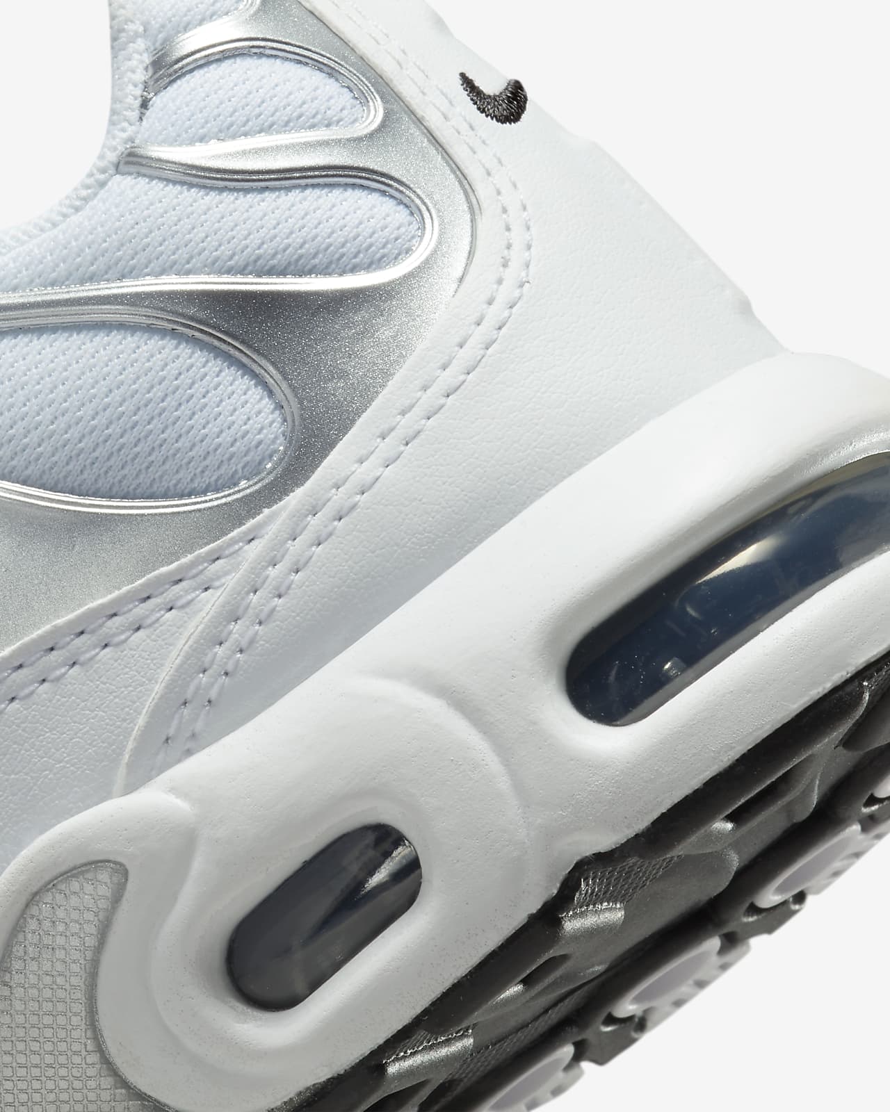 Nike Air Max Plus Younger Kids' Shoes. Nike AE