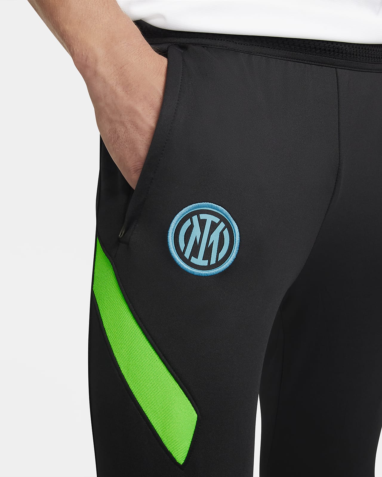 Pantaloni da calcio in maglia Nike Dri-FIT Inter Strike - Uomo. Nike CH