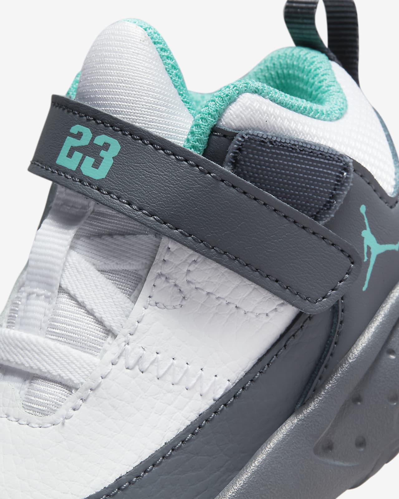 jordan max aura bebe