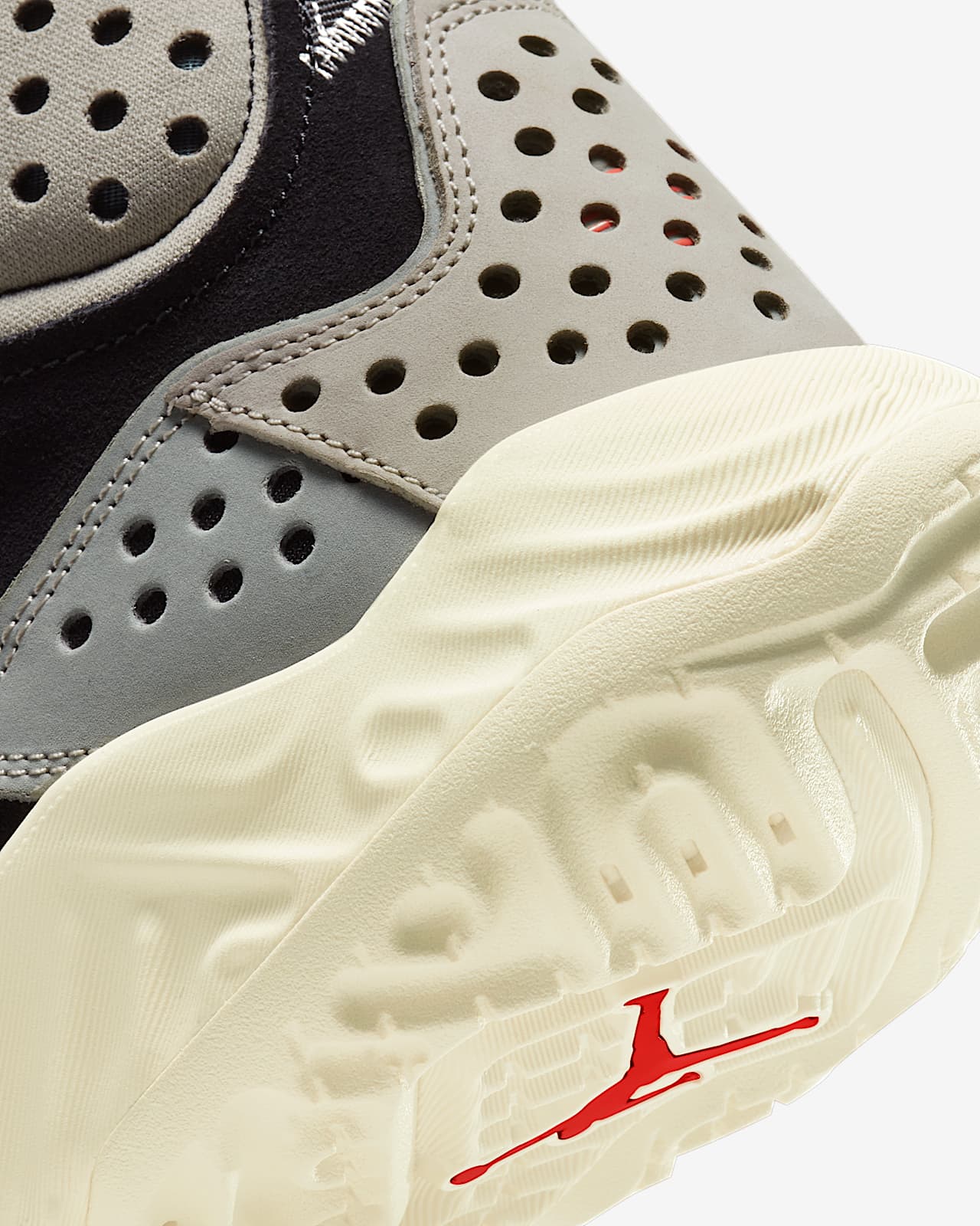 nike mid training shoes