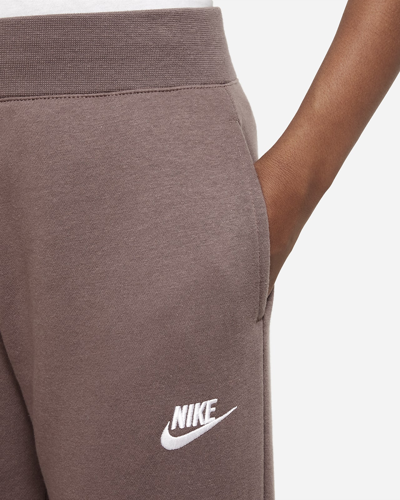 Nike Sportswear Club Fleece Older Kids' (Girls') Trousers. Nike GB