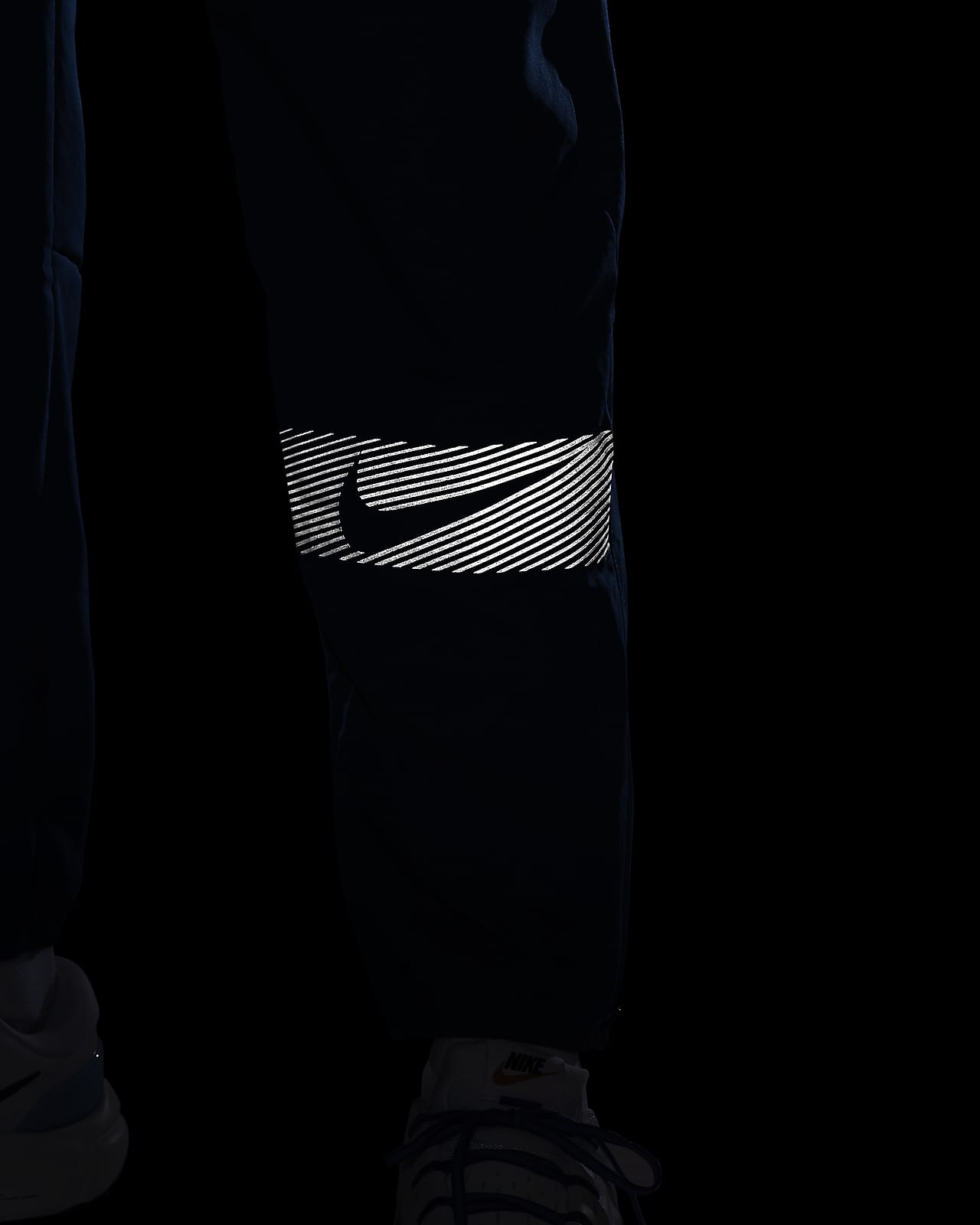  Nike Dri-FIT Challenger Men's Woven Running Pants  (Black/Reflective SILV, DD4894-010) Size Small : Clothing, Shoes & Jewelry
