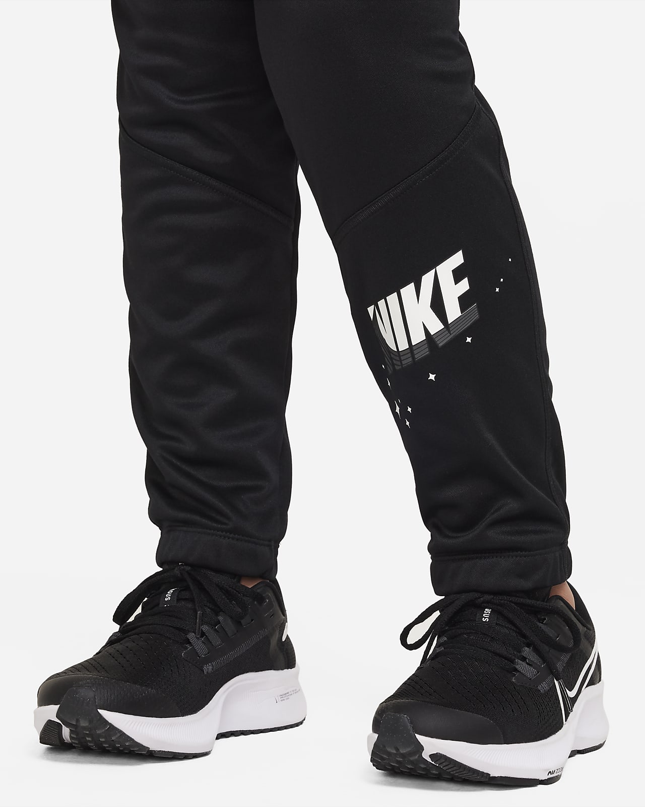 Nike Pantalón de entrenamiento entallado (Talla grande) - Niño. ES