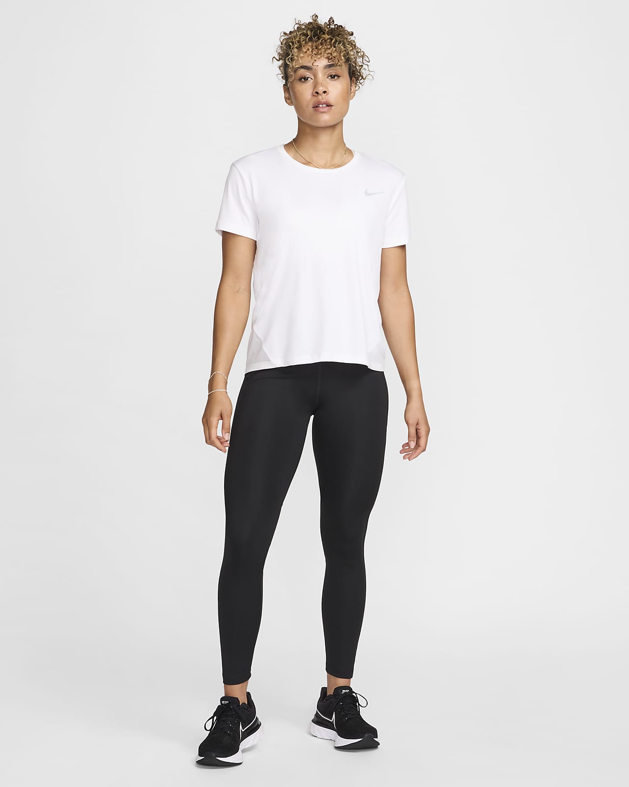 Nike Epic Fast Women\'s Mid-Rise Pocket Leggings. Running