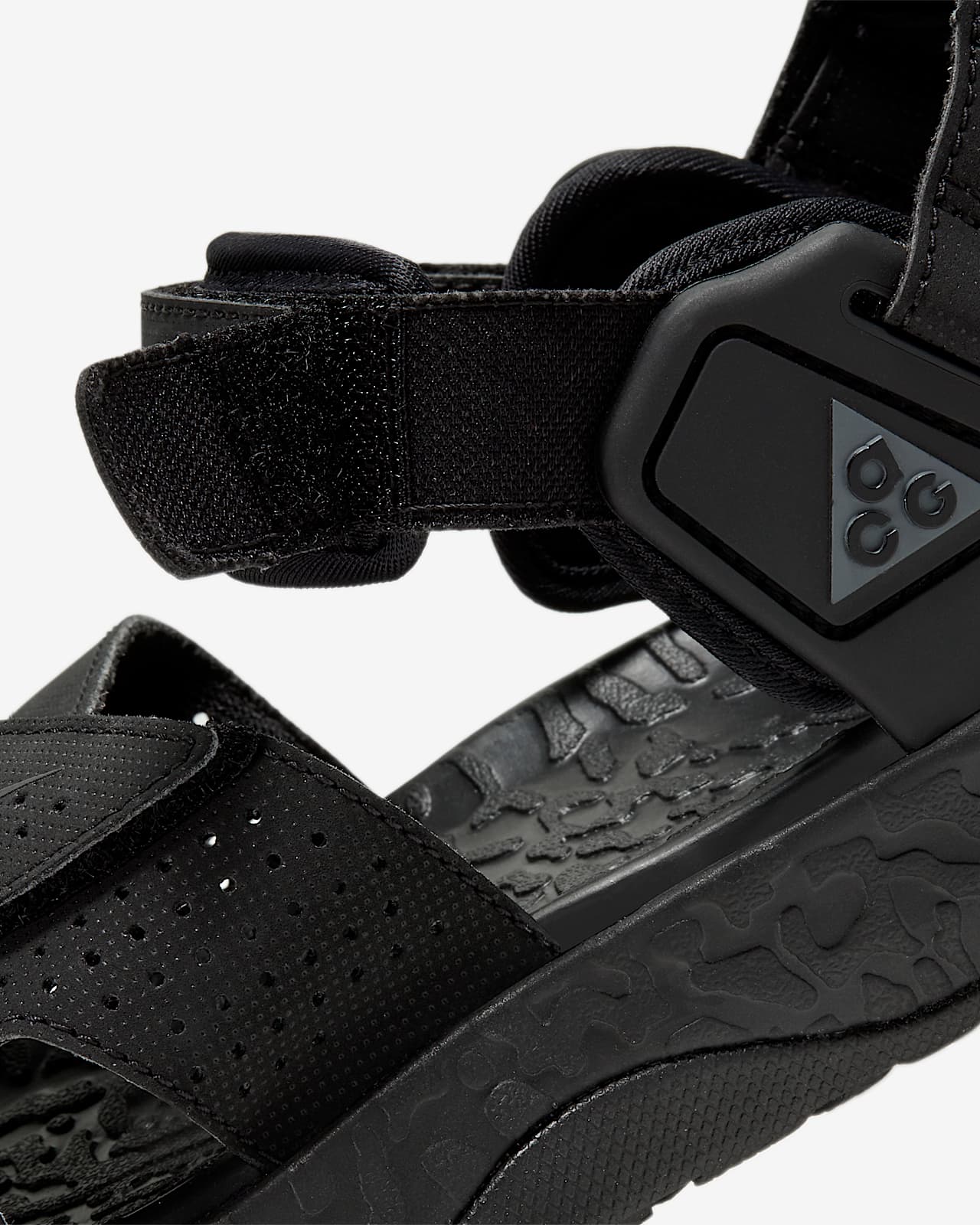 nike buckle sandals