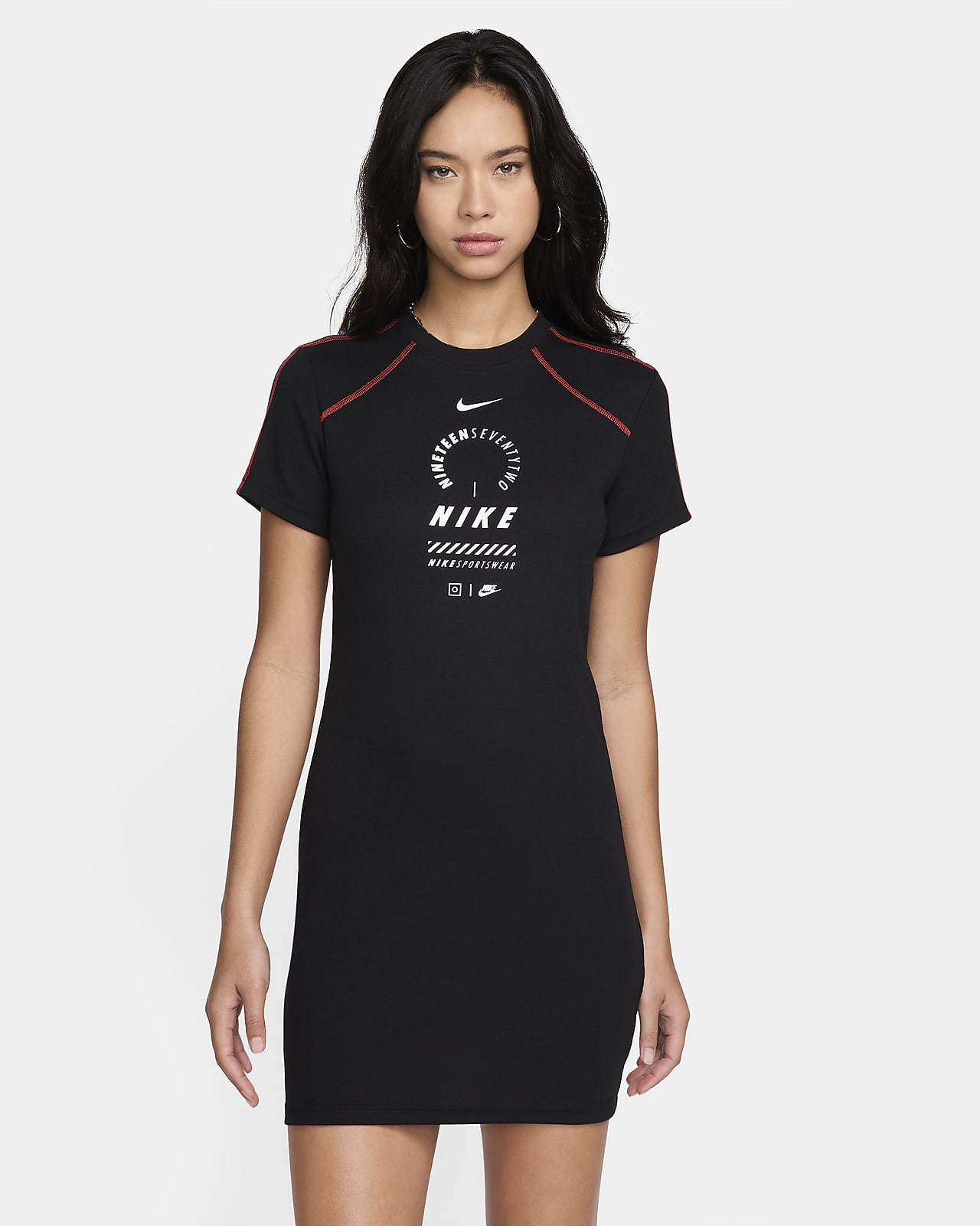 Nike Sportswear-kjole med korte ærmer til kvinder