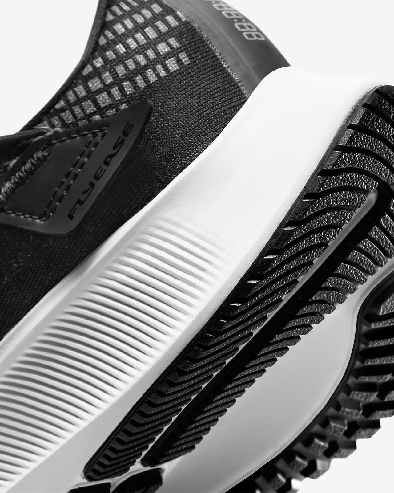 nike wide running shoes womens