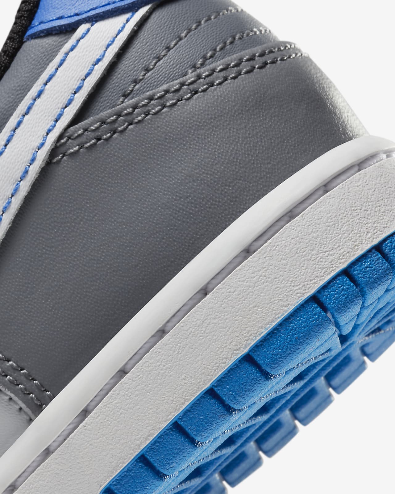nike dunk low youth size