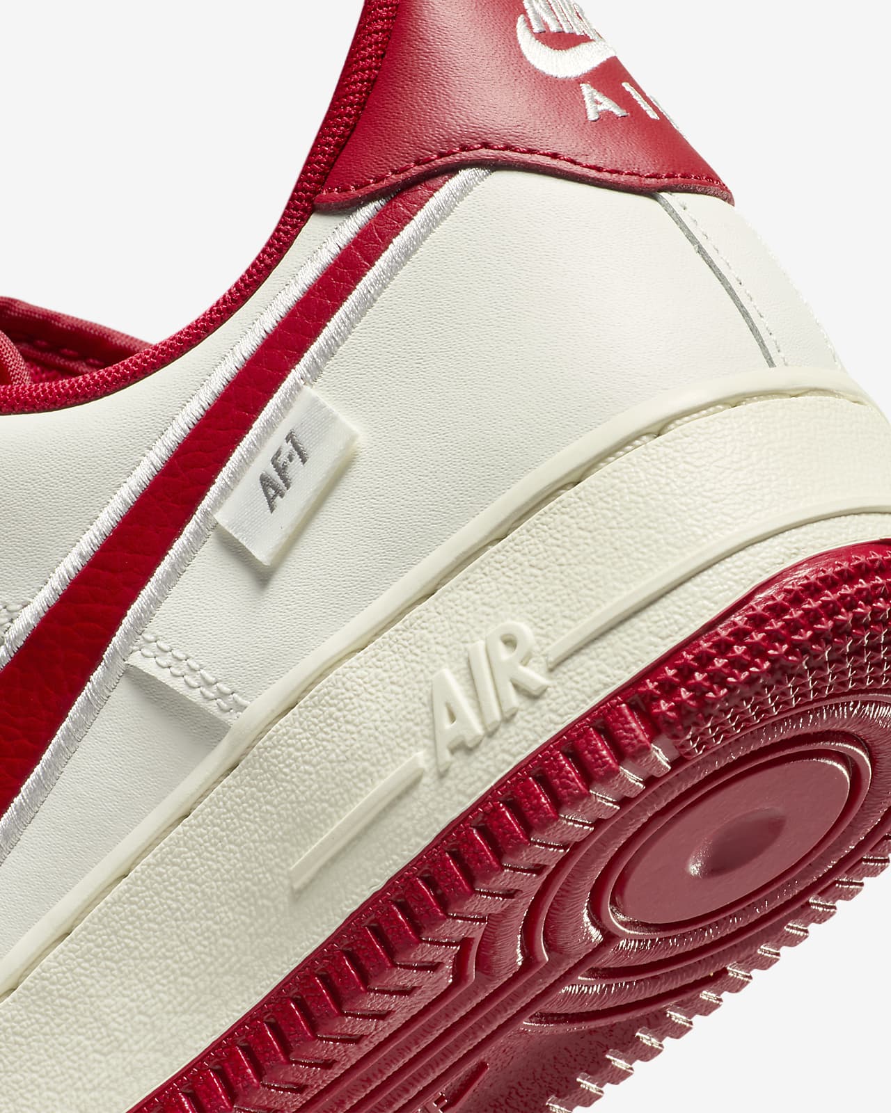 Air Force 1 Mid '07 'White Varsity Red