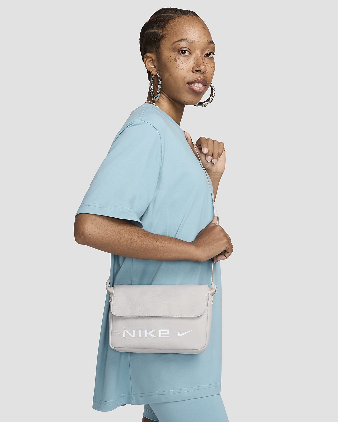Nike Sportswear Futura Women's Crossbody Bag (1L)