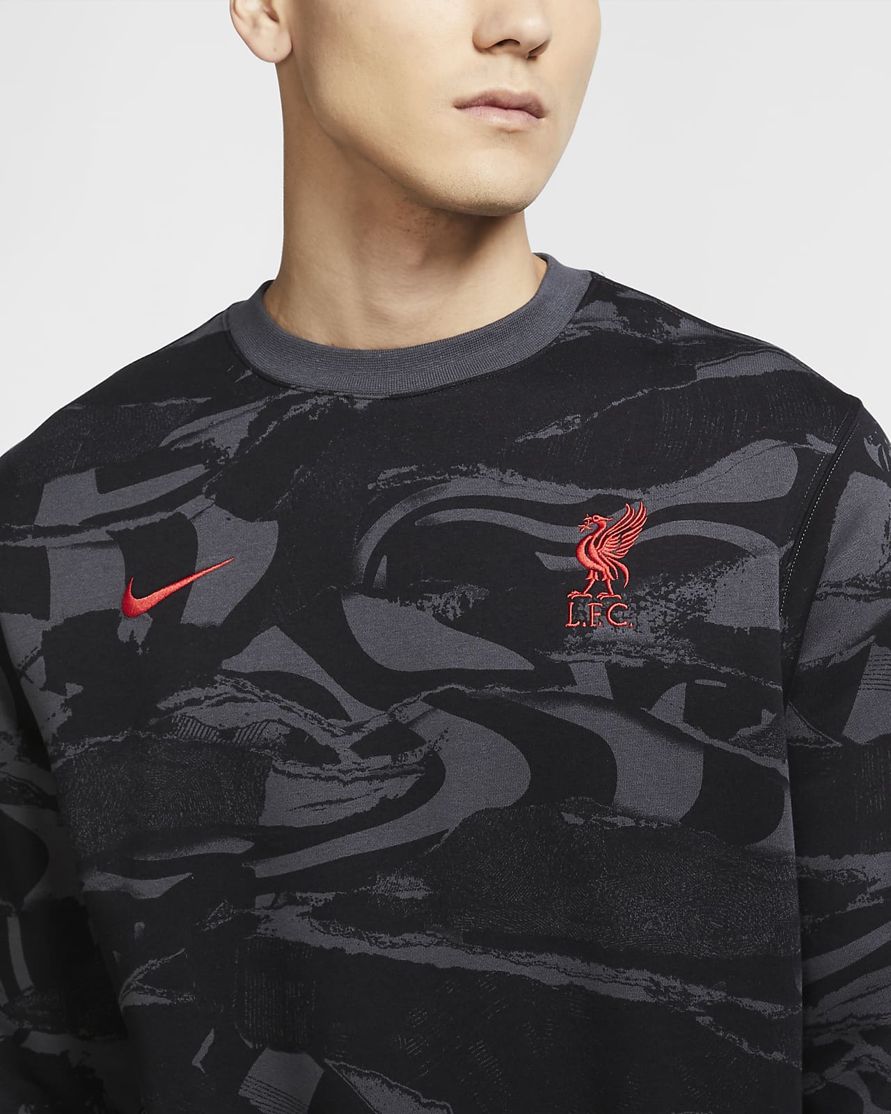Liverpool FC Men's Fleece Crew. Nike.com
