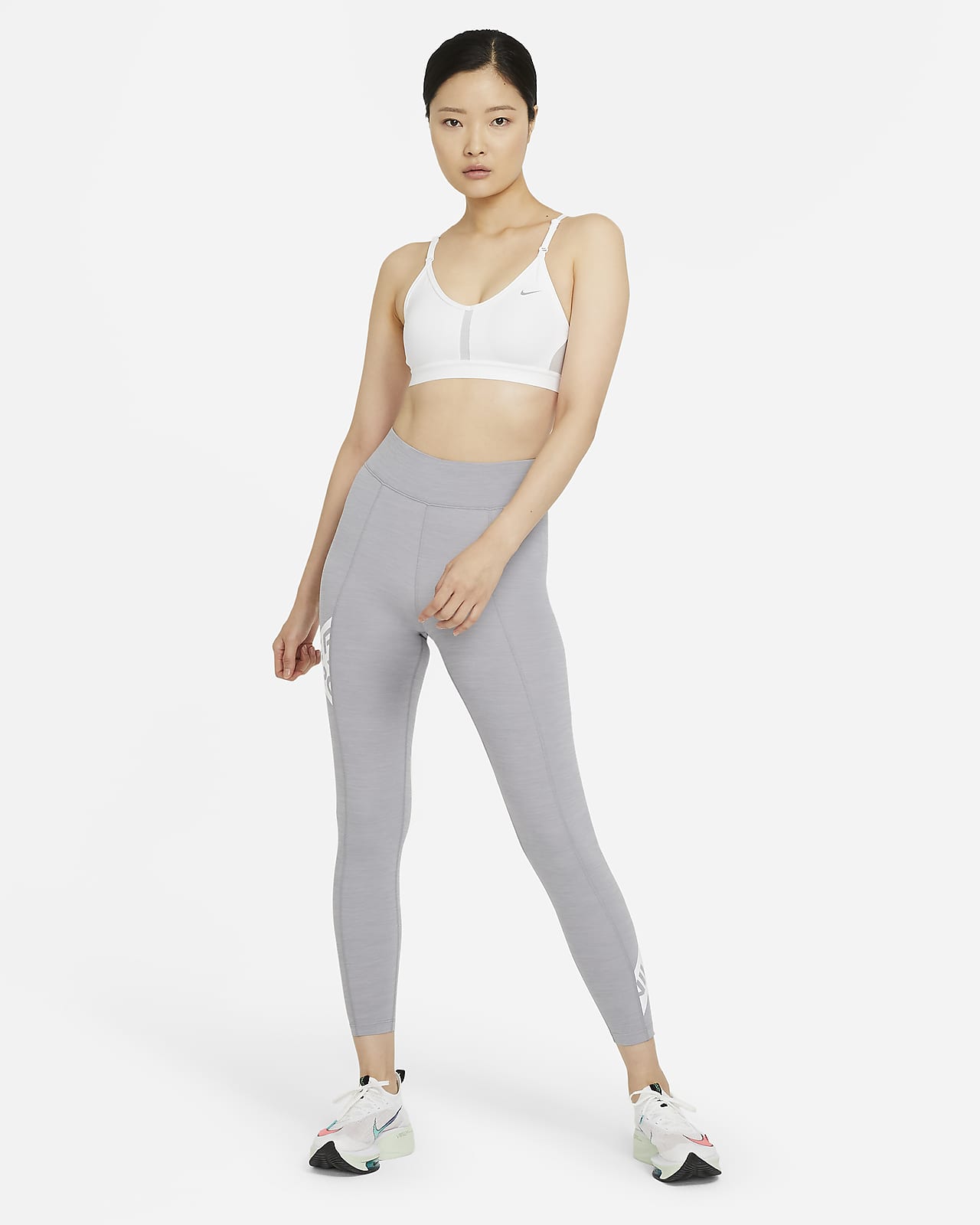Nike Dri-FIT Indy Women's Light-Support Padded V-Neck Sports Bra :  : Clothing, Shoes & Accessories