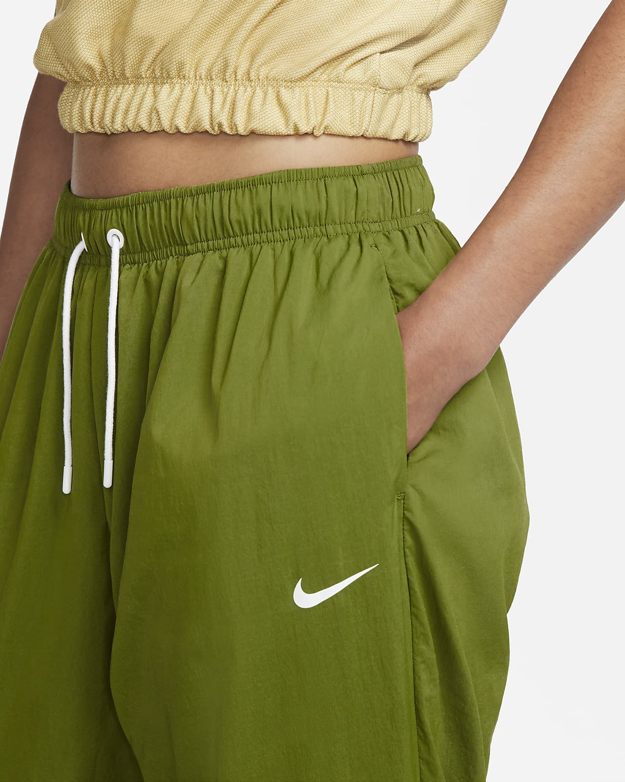 Oversized Woven Joggers. Nike 