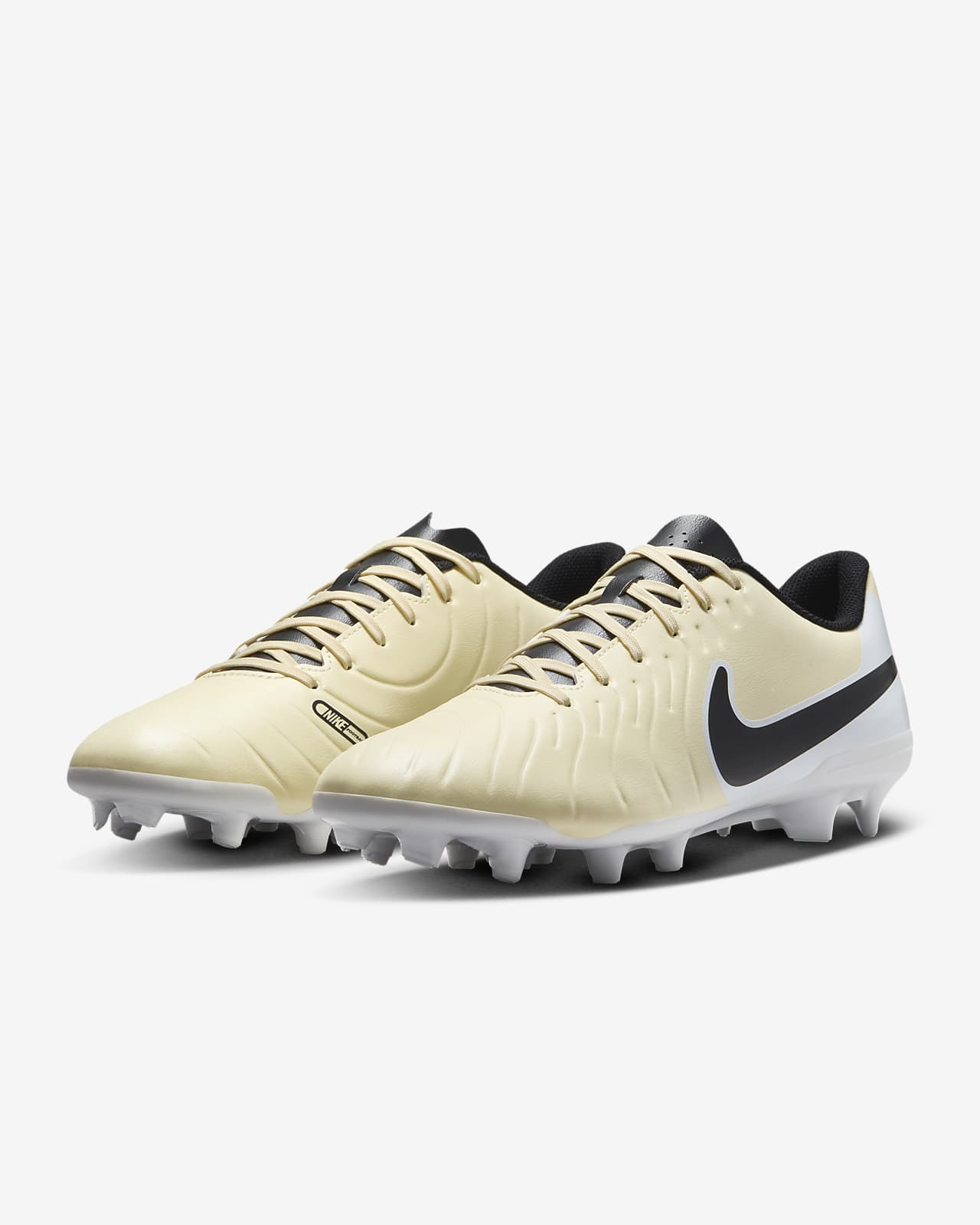 Crampons de 2025 foot nike tiempo