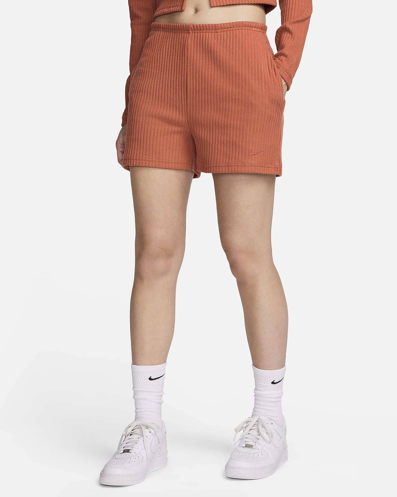 Γυναικείο ψηλόμεσο σορτς σε στενή γραμμή με ριμπ ύφανση Nike Sportswear Chill Knit 8 cm