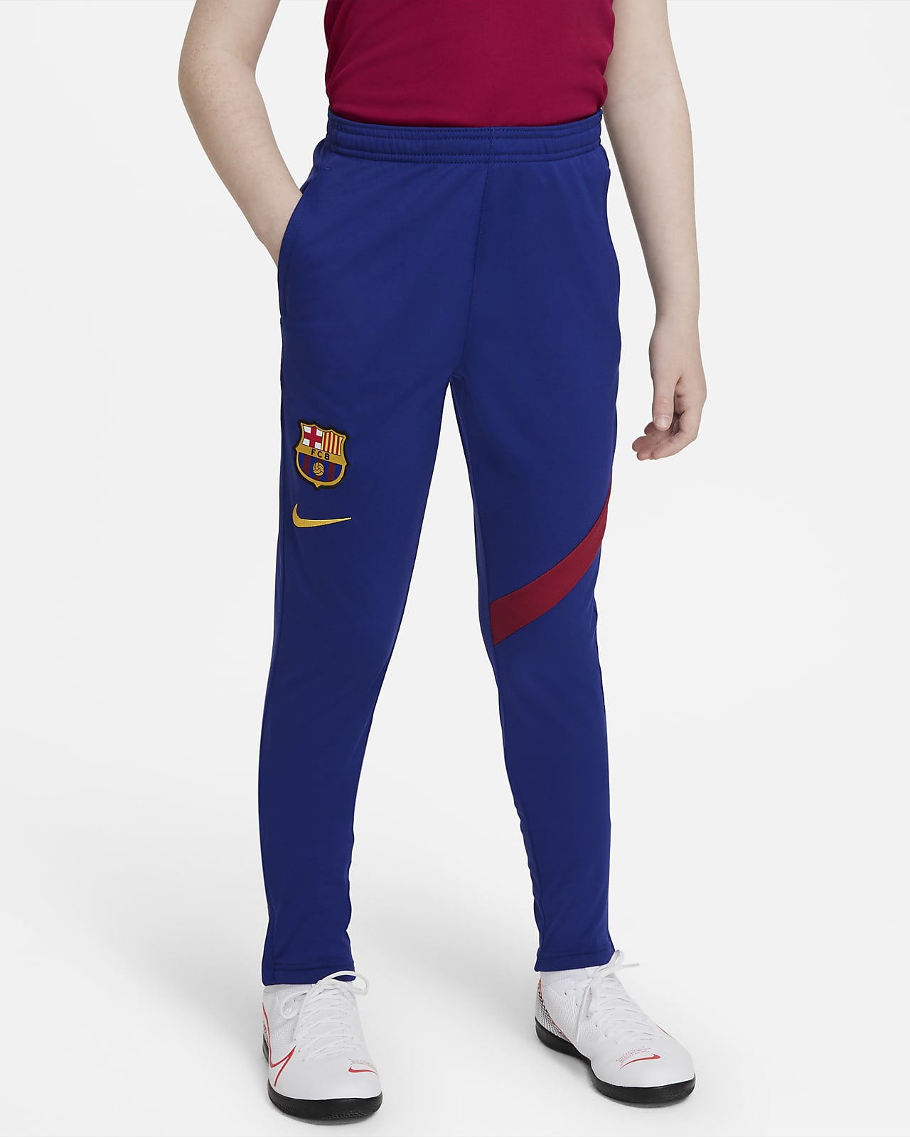 FC Barcelona Academy Pro Nike voetbalbroek met Dri-FIT voor kids. Nike BE