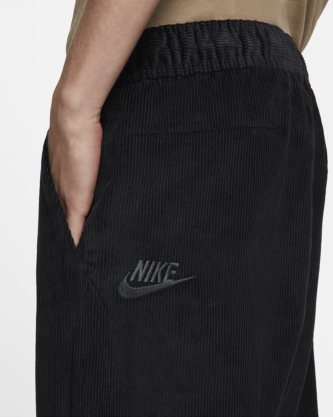 Nike Sportswear Men's Cropped Trousers. Nike SE
