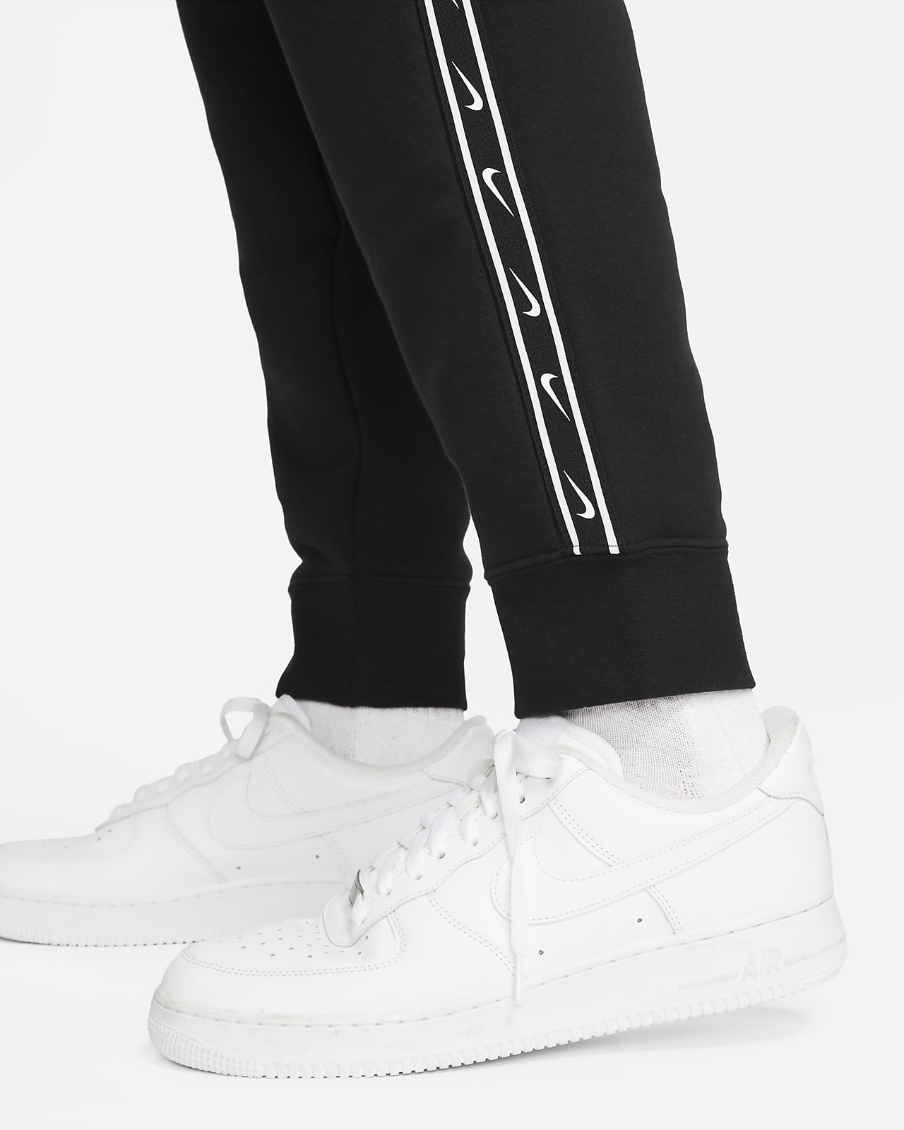 Nike Sportswear Repeat Men's Fleece Cargo Trousers. Nike CH