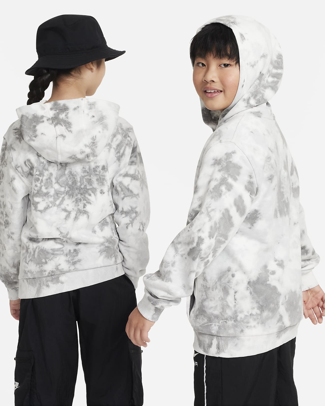 Nike Sportswear Club Fleece Older Kids' Pullover Hoodie. Nike RO