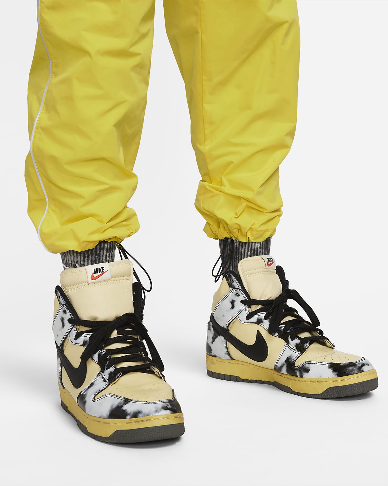 Nike Sportswear Air Men's Woven Trousers. Nike BE