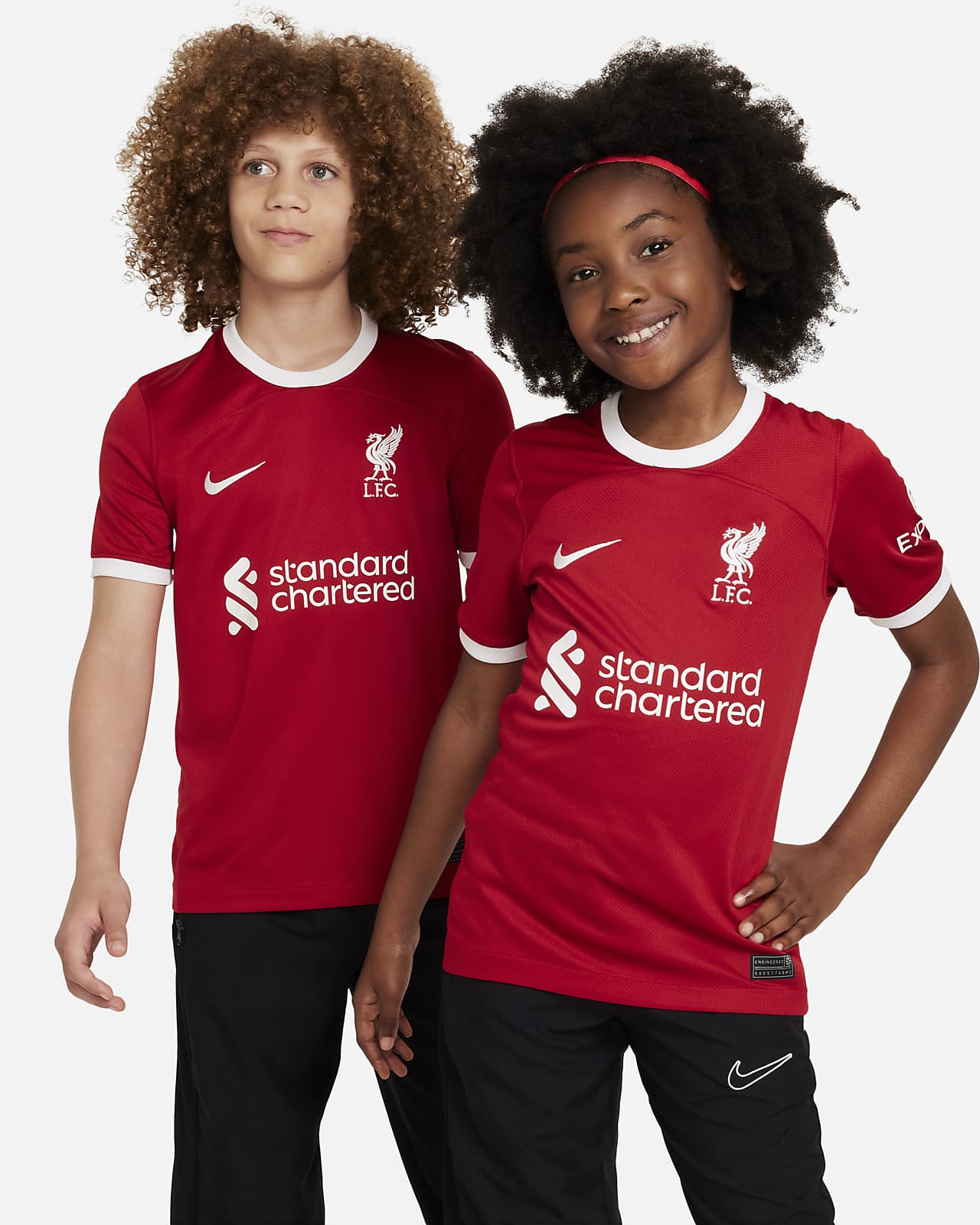 Camisola de futebol Nike Dri-FIT do equipamento principal Stadium Liverpool FC 2023/24 Júnior