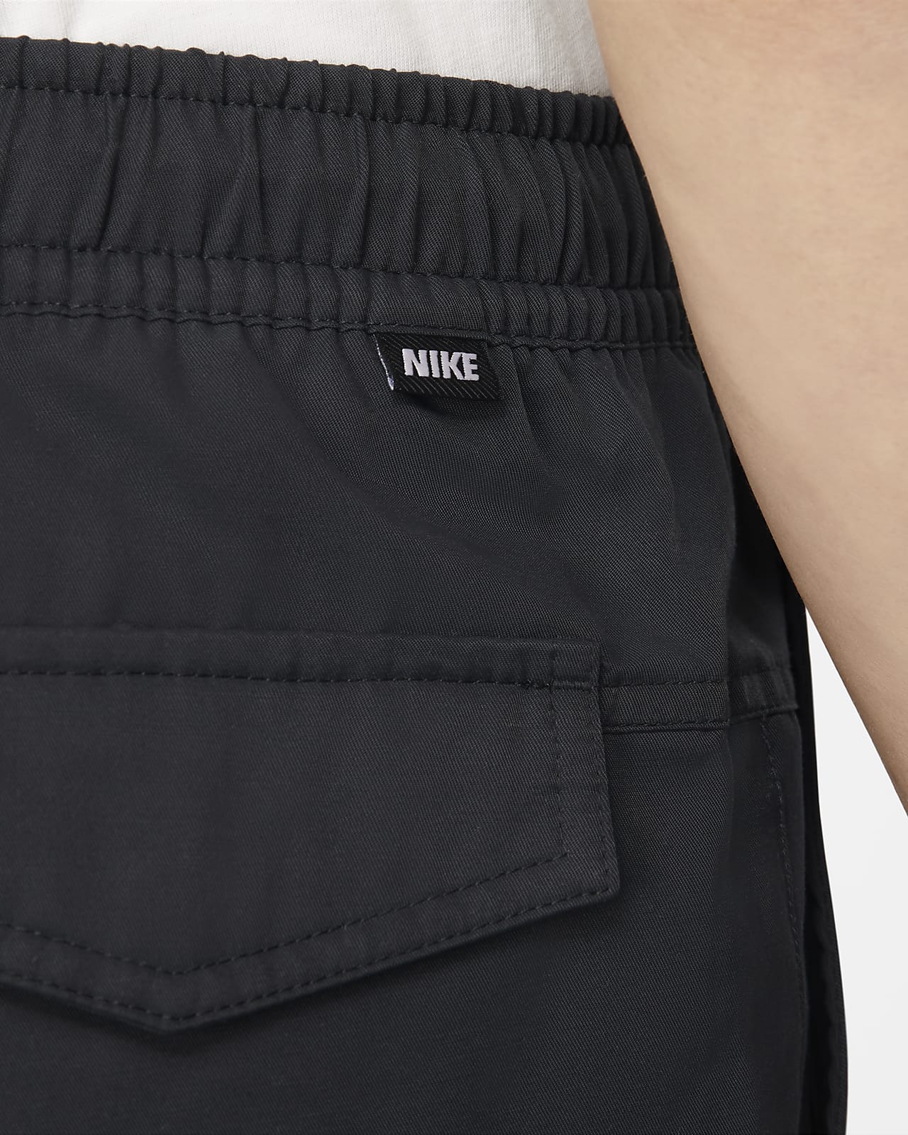 Unlined Utility Cargo Trousers. Nike LU