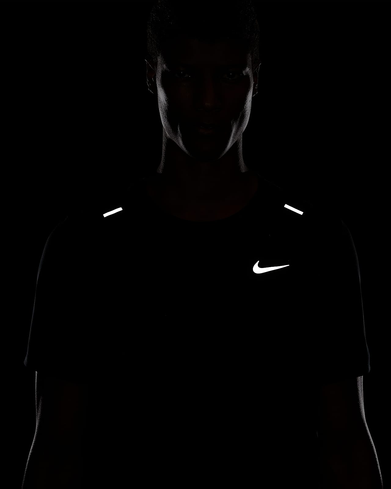 Nike Dri-FIT Rise 365 Men's Short-Sleeve Running Top. Nike GB
