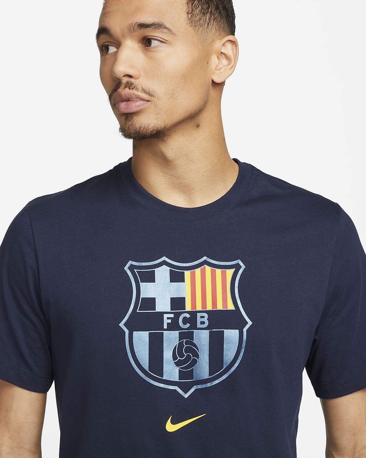 Beschrijving Goodwill Persoonlijk FC Barcelona Crest Men's Soccer T-Shirt. Nike.com