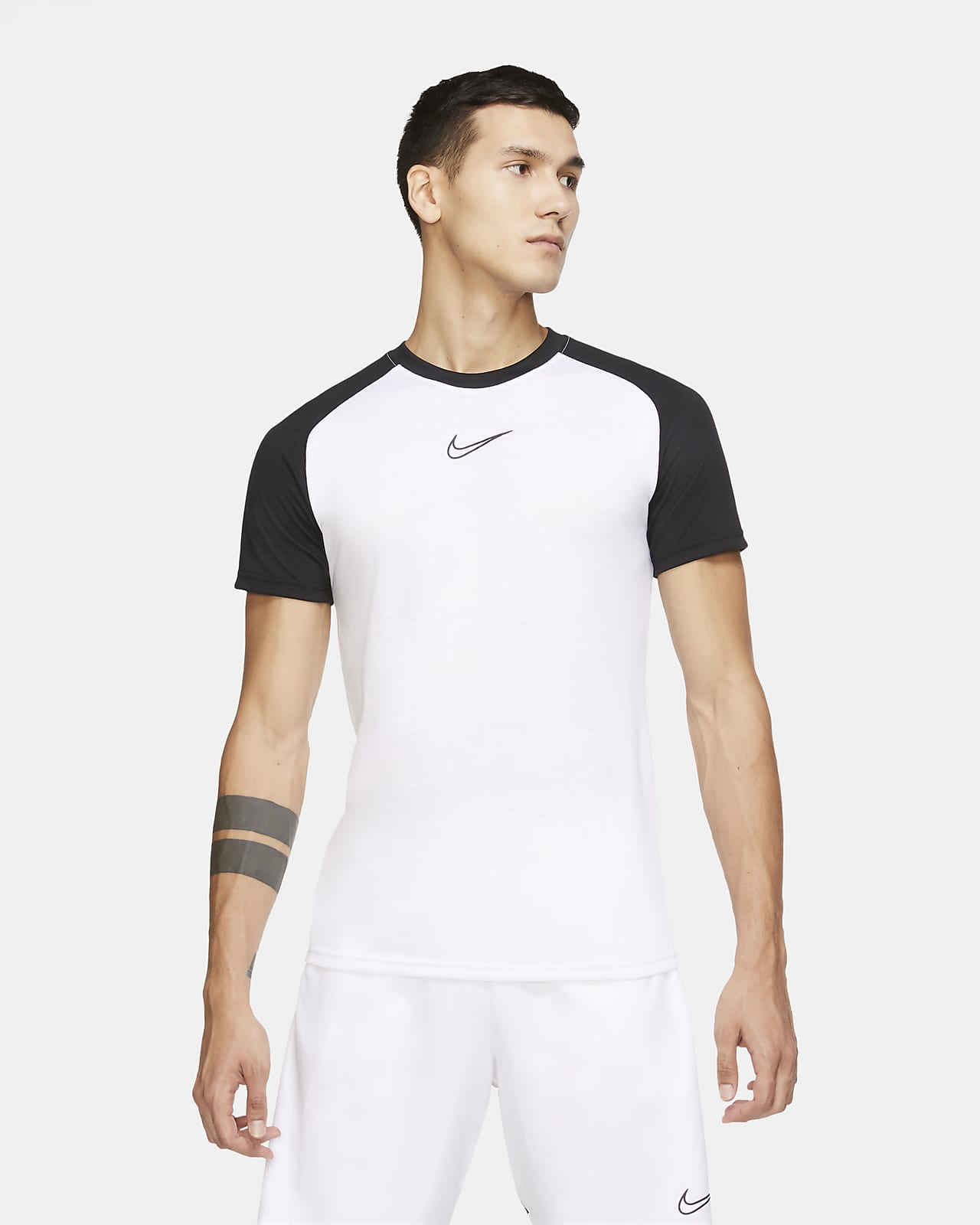 Camiseta de fútbol de manga corta para hombre Nike Dri-FIT Academy. Nike.com