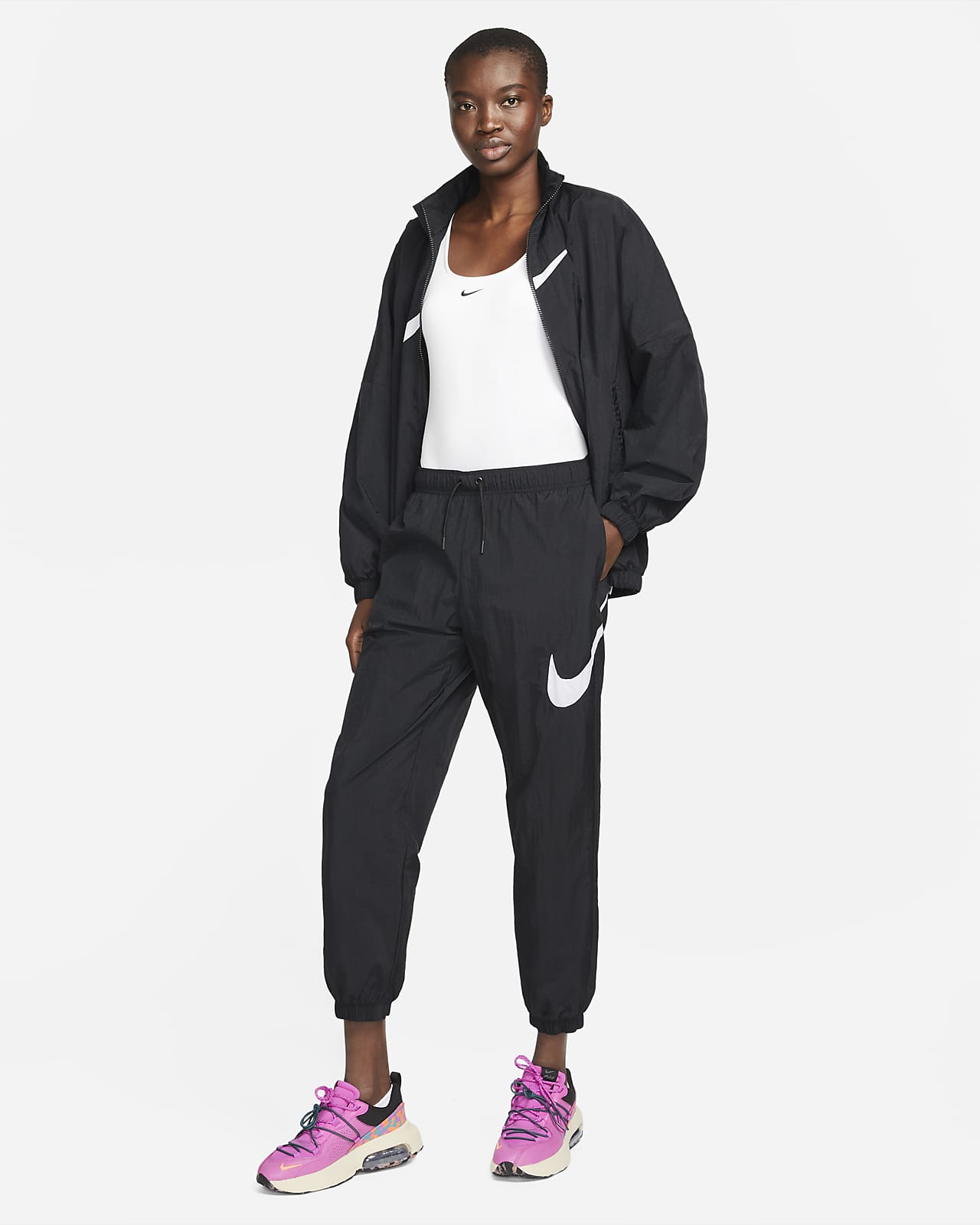 Nike Sportswear Essential Women's Mid-Rise Trousers. Nike LU
