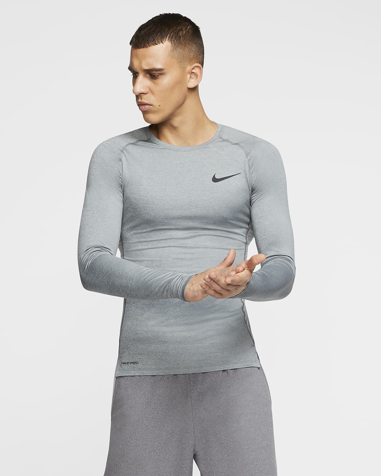 Tight-Fit Long-Sleeve Top. Nike LU