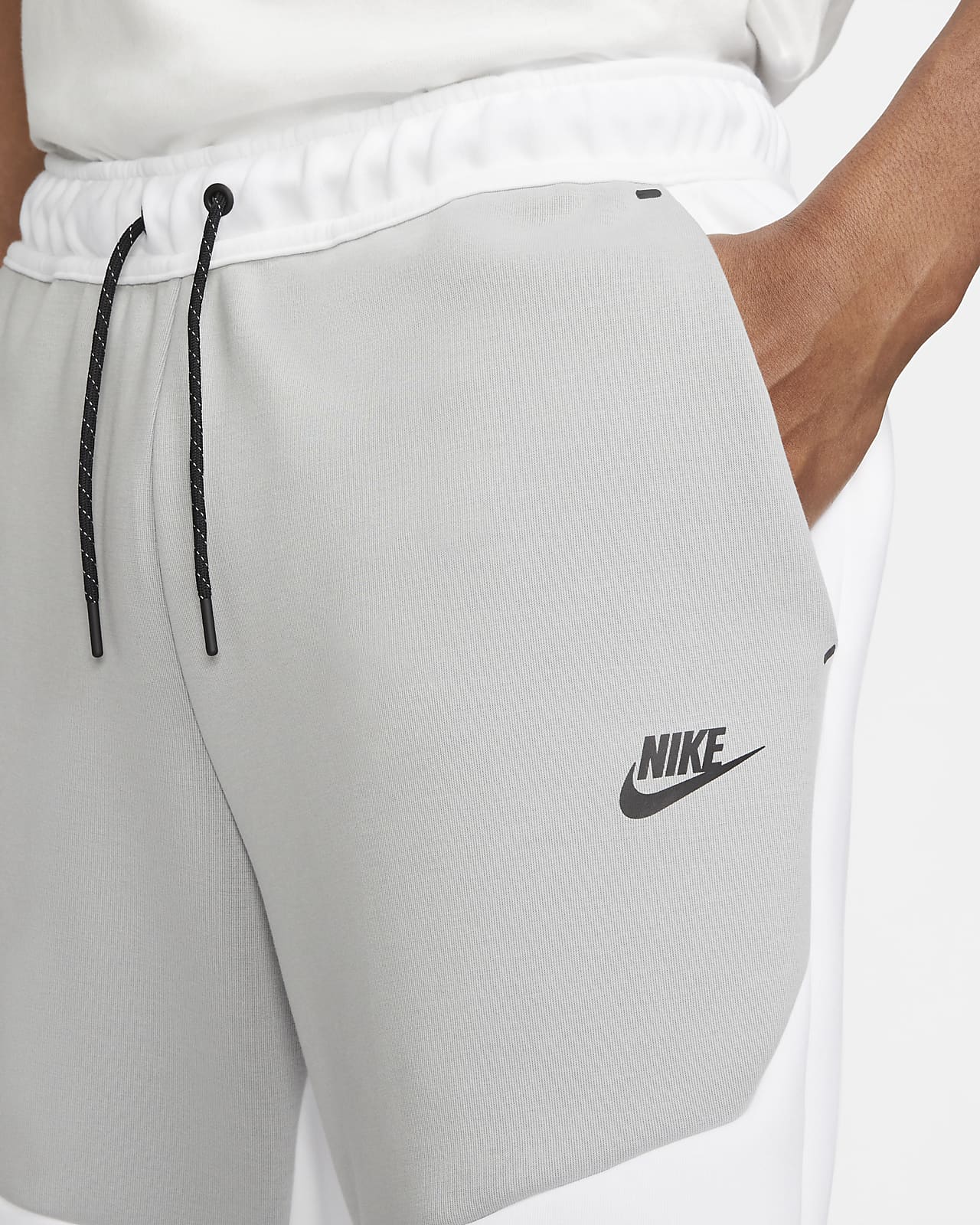 short nike joggers