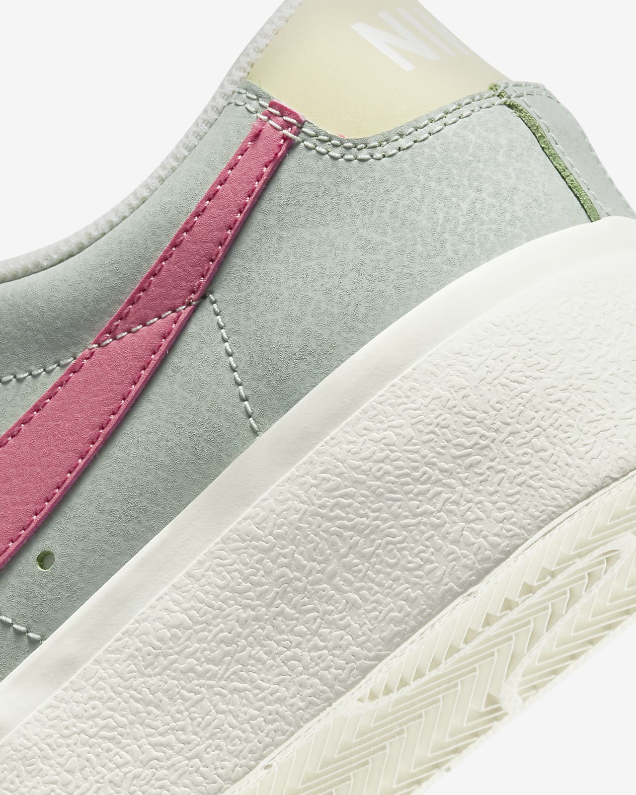 Nike Blazer Low Platform Damesschoen. Nike NL