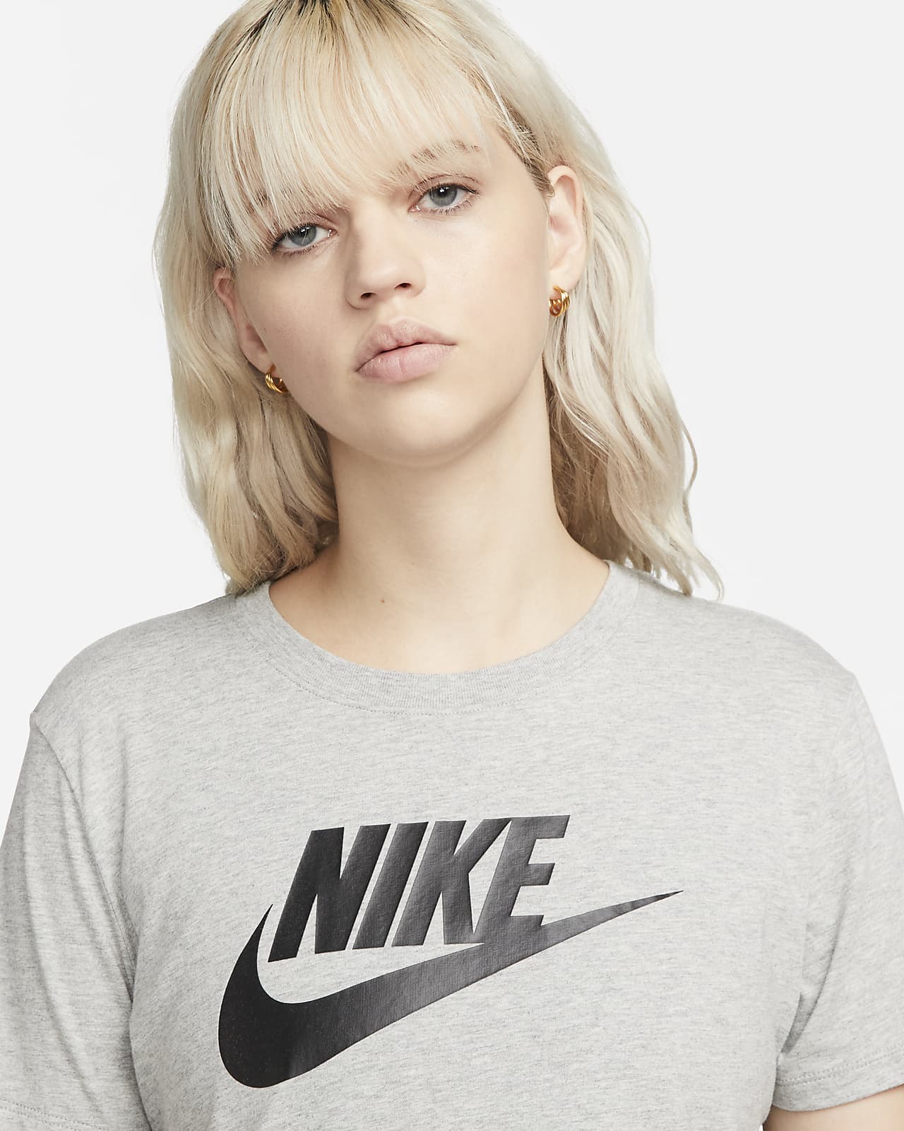 T-shirt Nike Sportswear Essential para mulher. Nike PT
